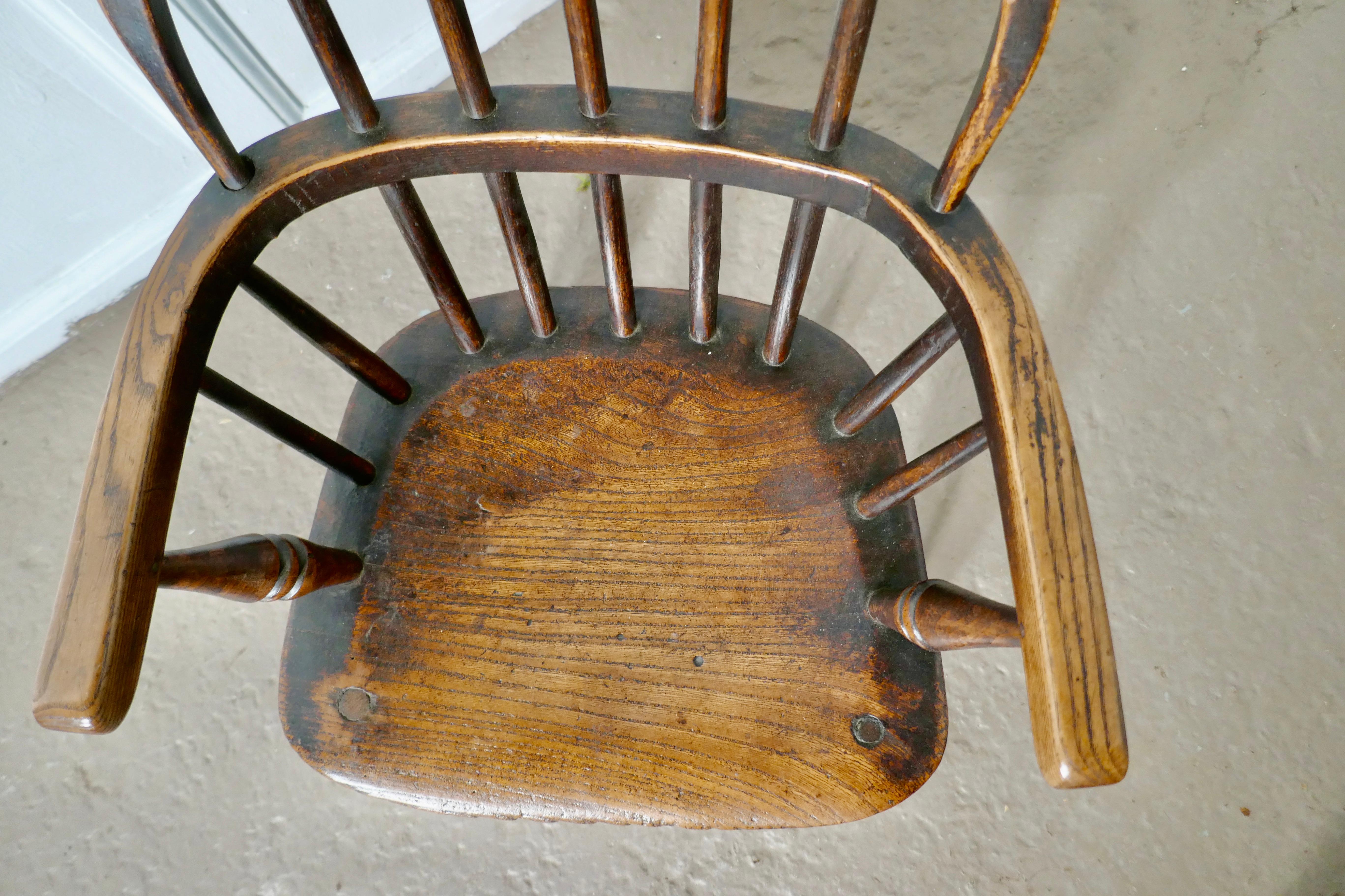 Early 19th Century Beech and Elm Childs Country Carver Chair In Good Condition For Sale In Chillerton, Isle of Wight