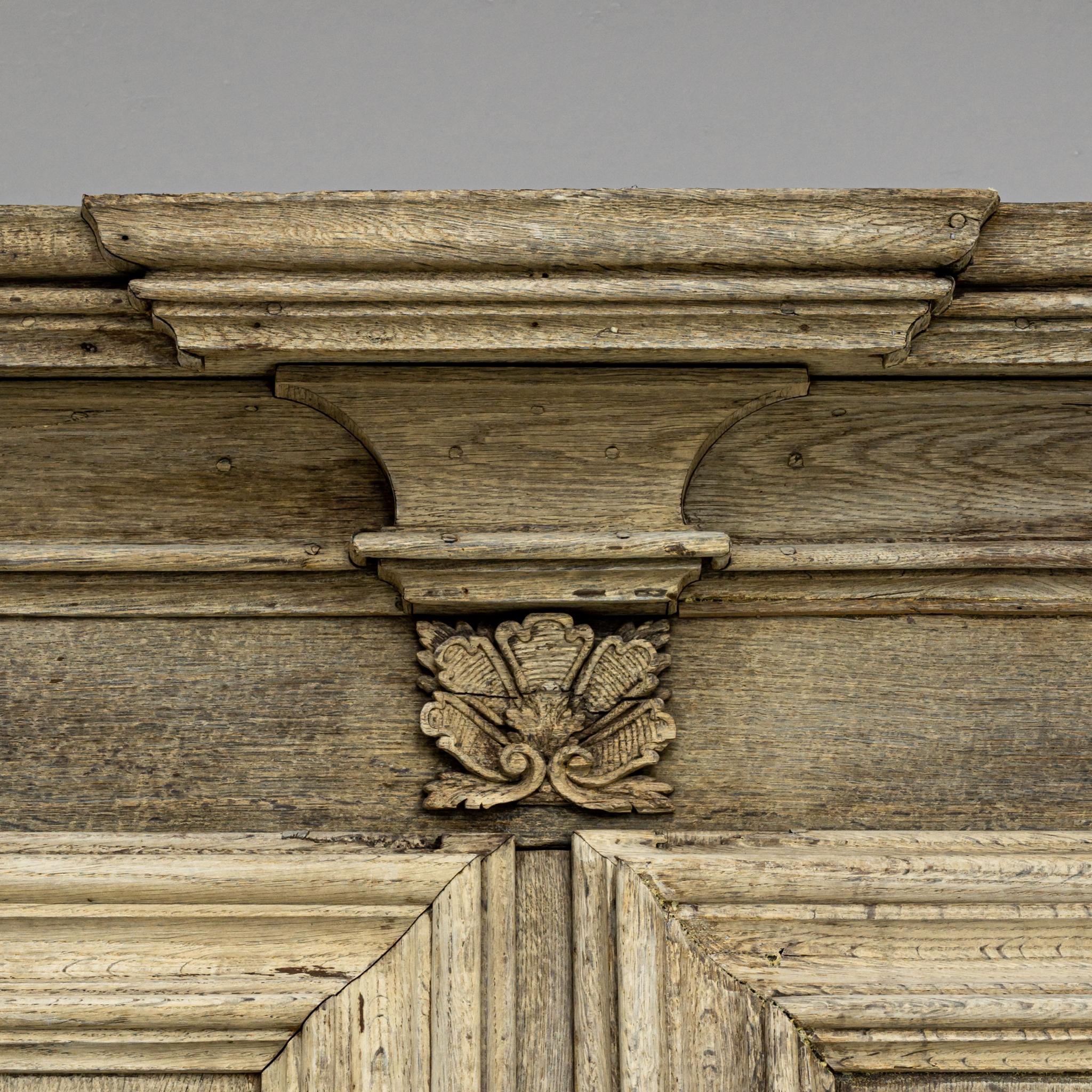 Chêne Armoire en chêne belge du début du XIXe siècle
