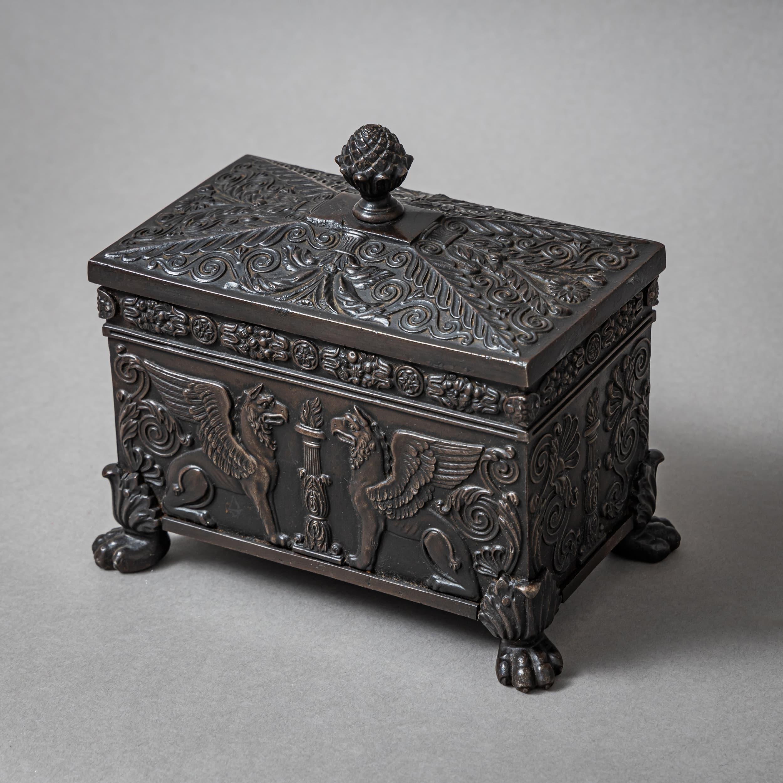Early 19th Century Berlin Iron Tobacco Box with Griffin Decoration In Good Condition For Sale In New York, NY