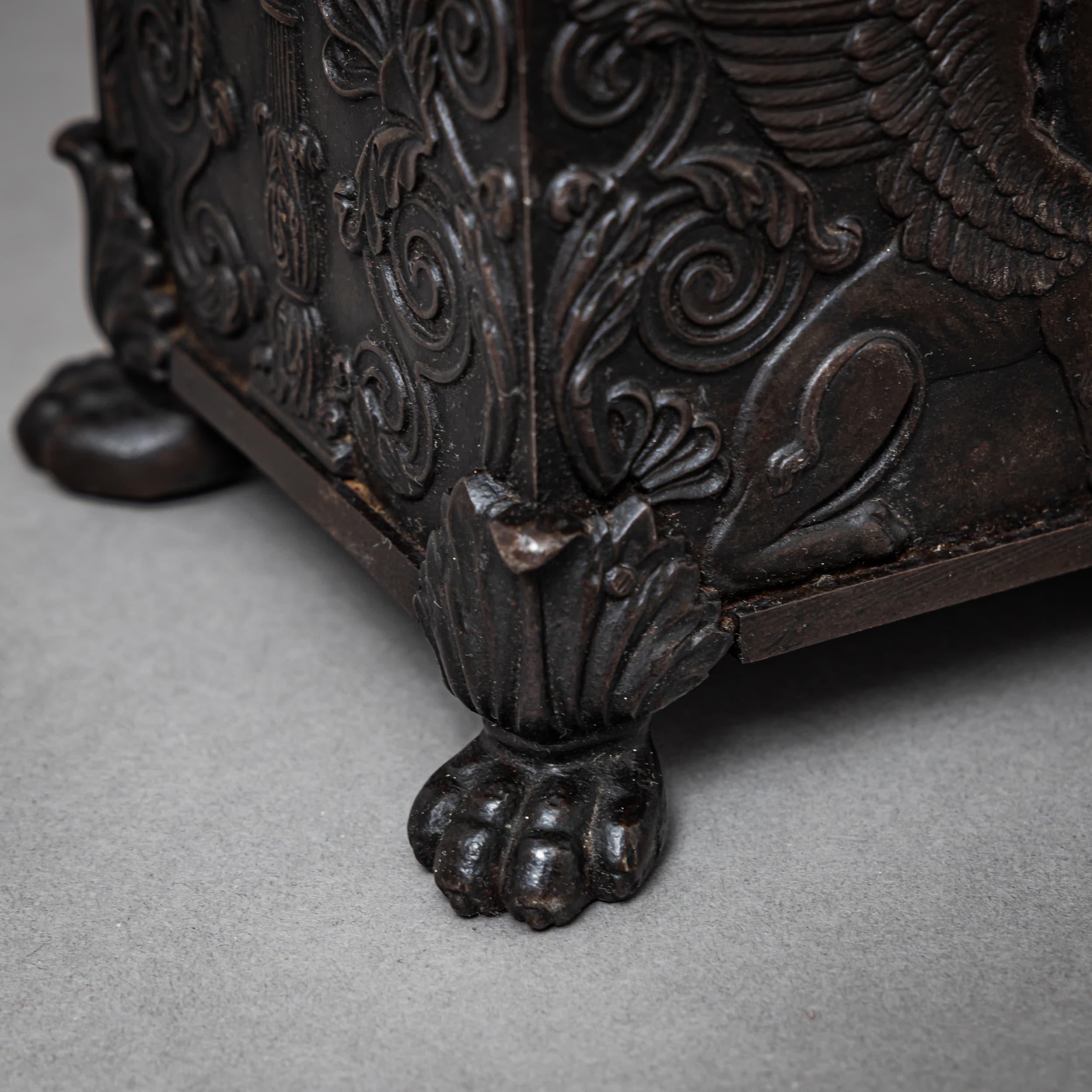 Early 19th Century Berlin Iron Tobacco Box with Griffin Decoration For Sale 4