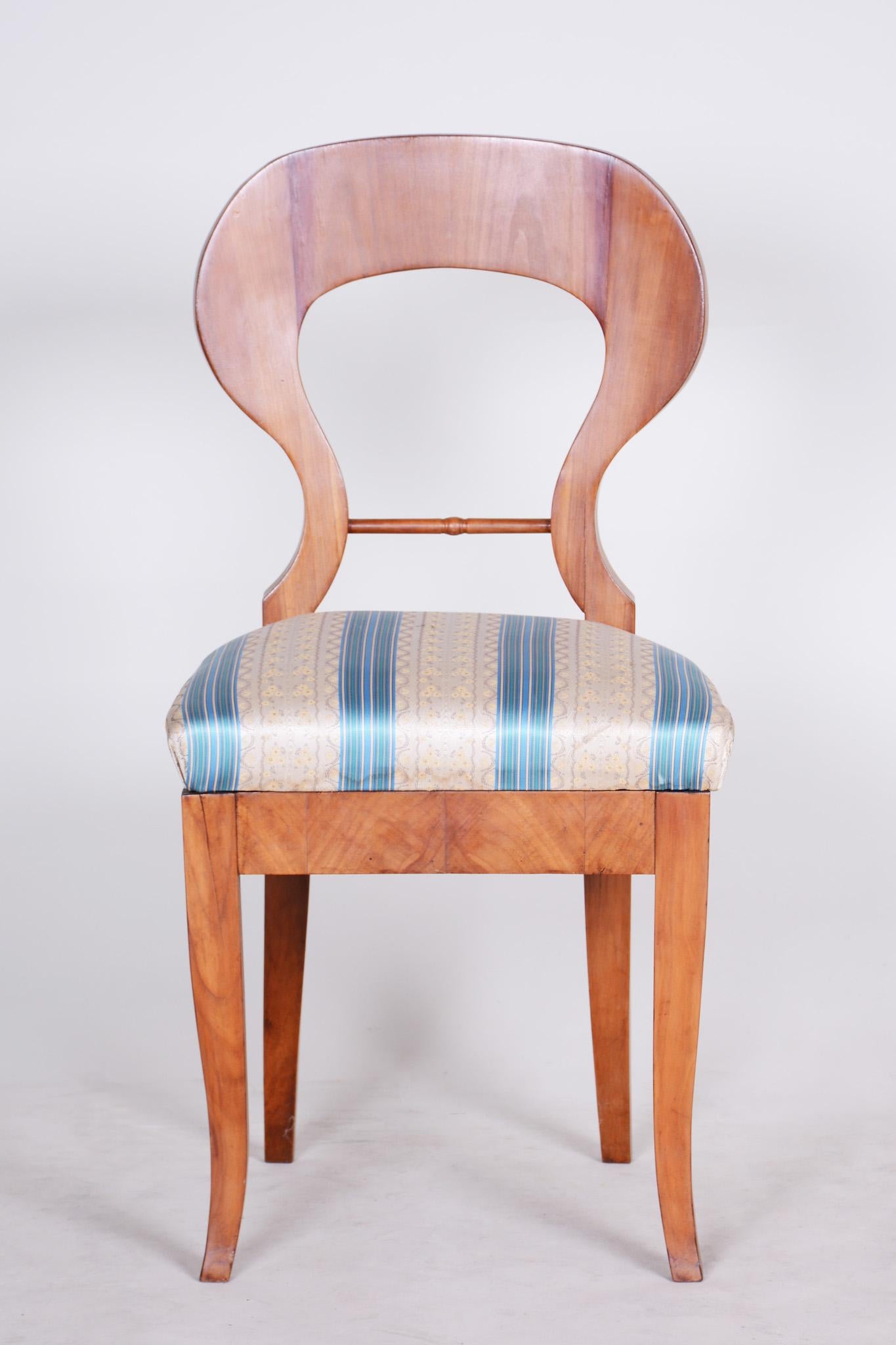 Biedermeier restored side chair
Period: 1820-1829
Source: Austria
Material: Cherry tree.