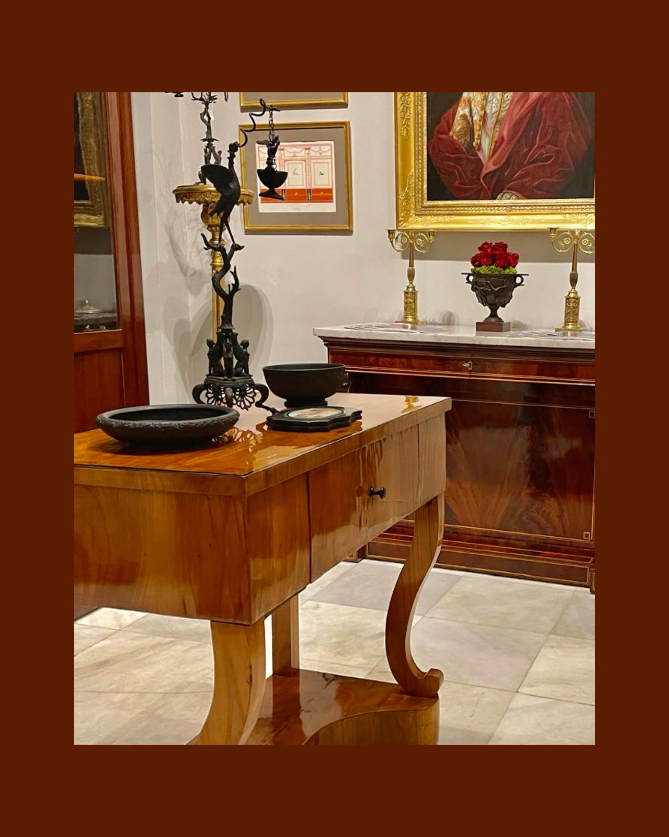 Console Biedermeier en bois de cerisier du sud de l'Allemagne du début du 19e siècle en vente 2