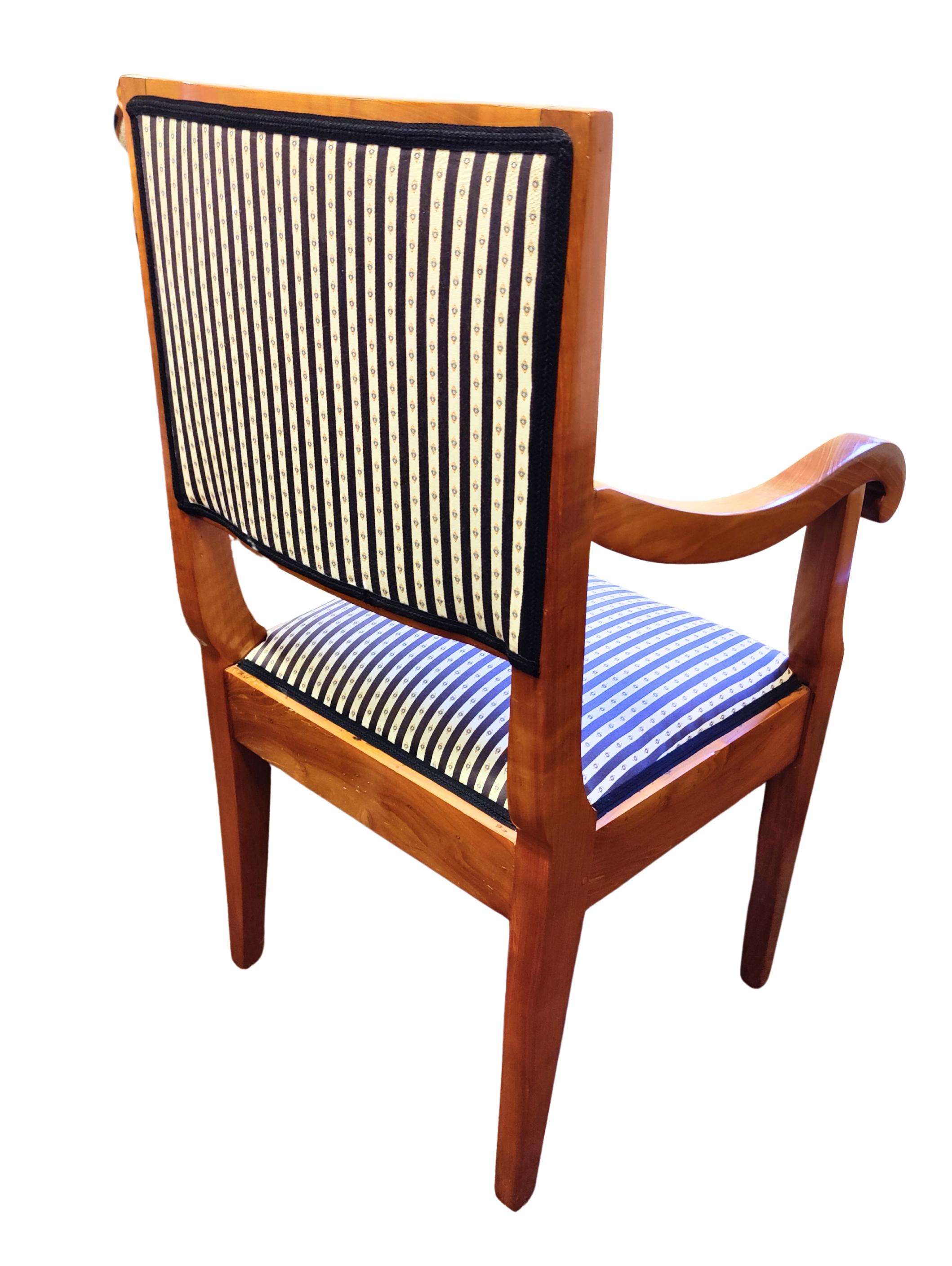 Sillón Biedermeier Siglo XIX Madera maciza de cerezo Alemán en venta