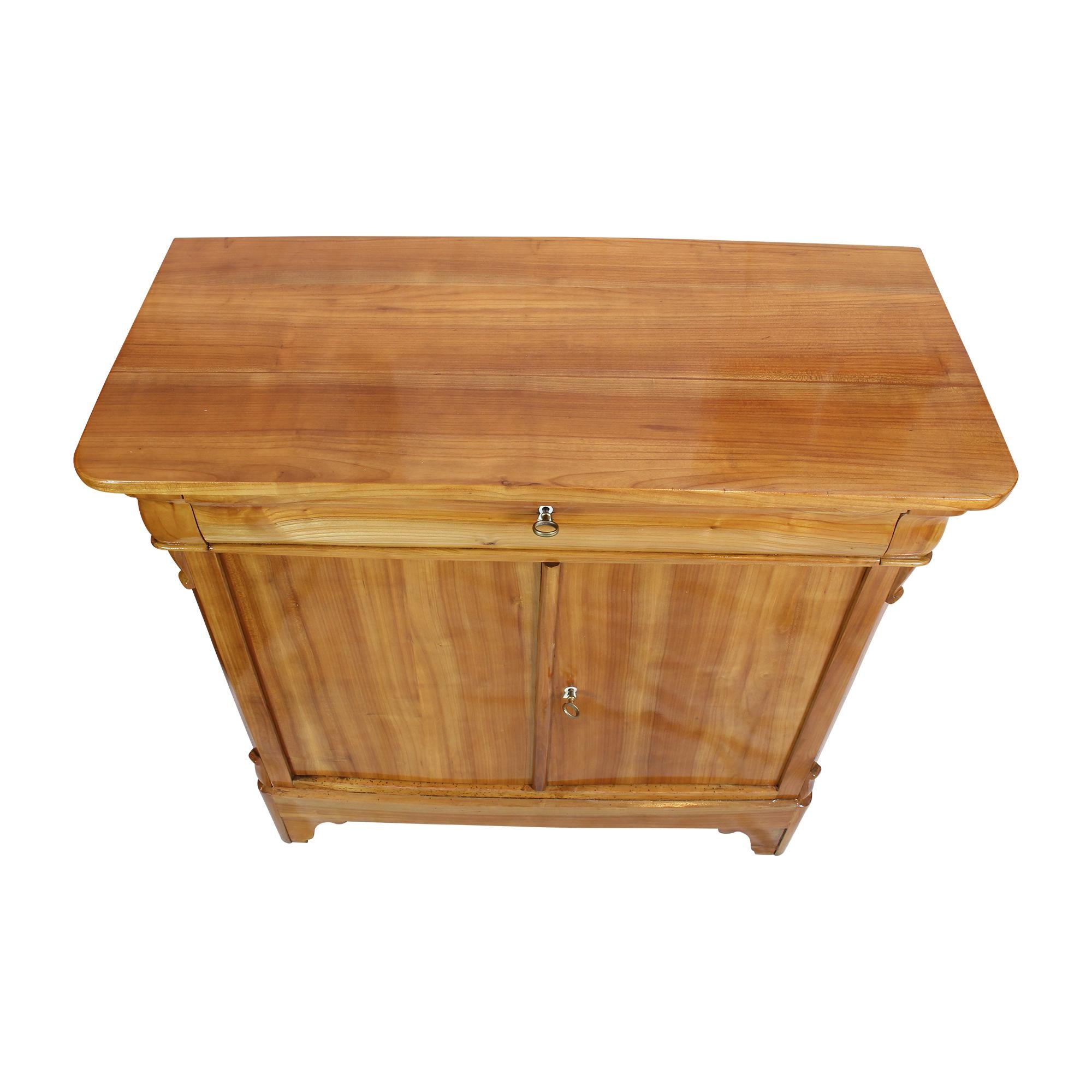 Early 19th Century Biedermeier Cherrywood Half Cabinet / Commode For Sale 3