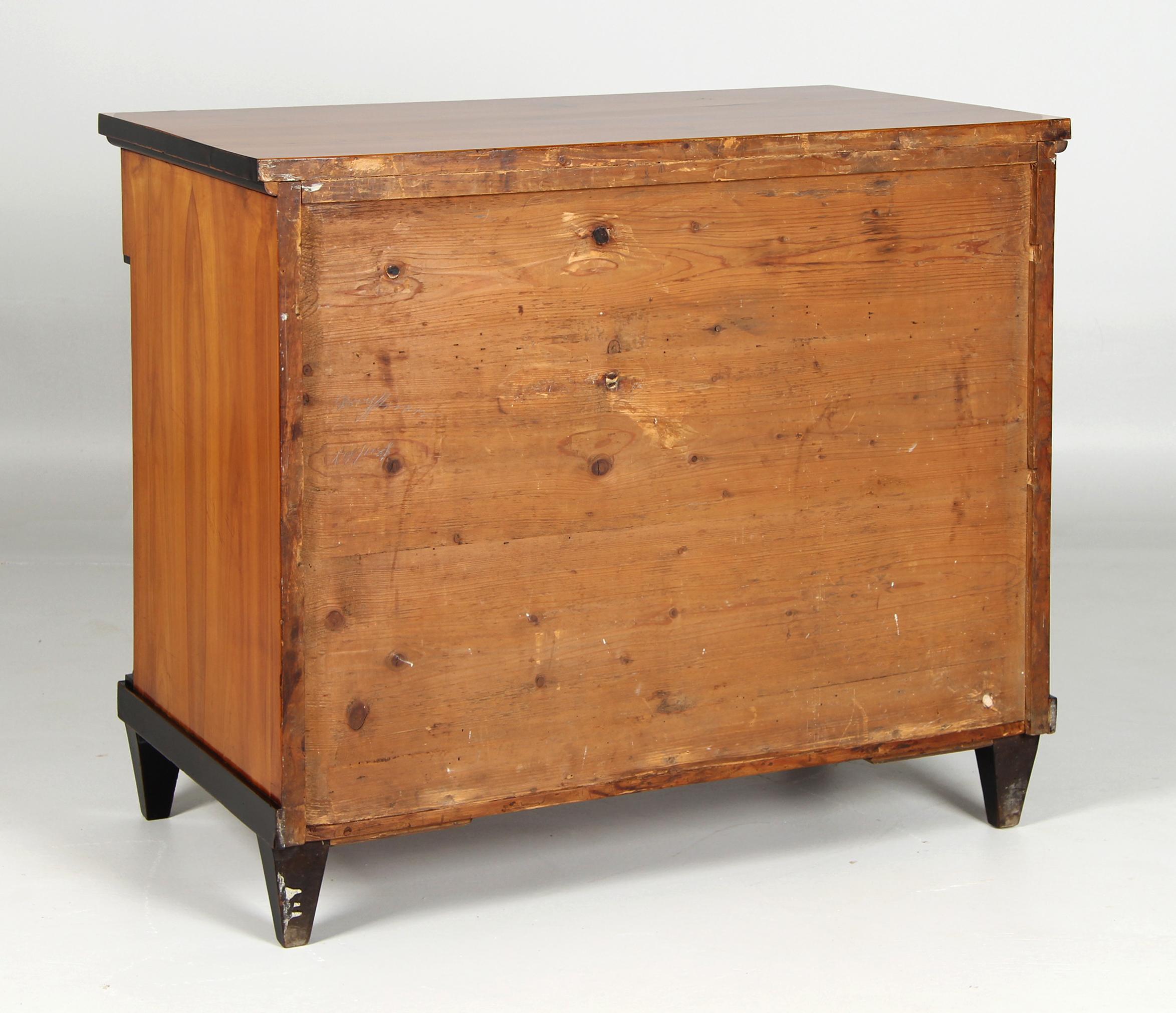 Cassettiera Biedermeier dell'inizio del XIX secolo, ciliegio, Germania, circa 1820 in vendita 7