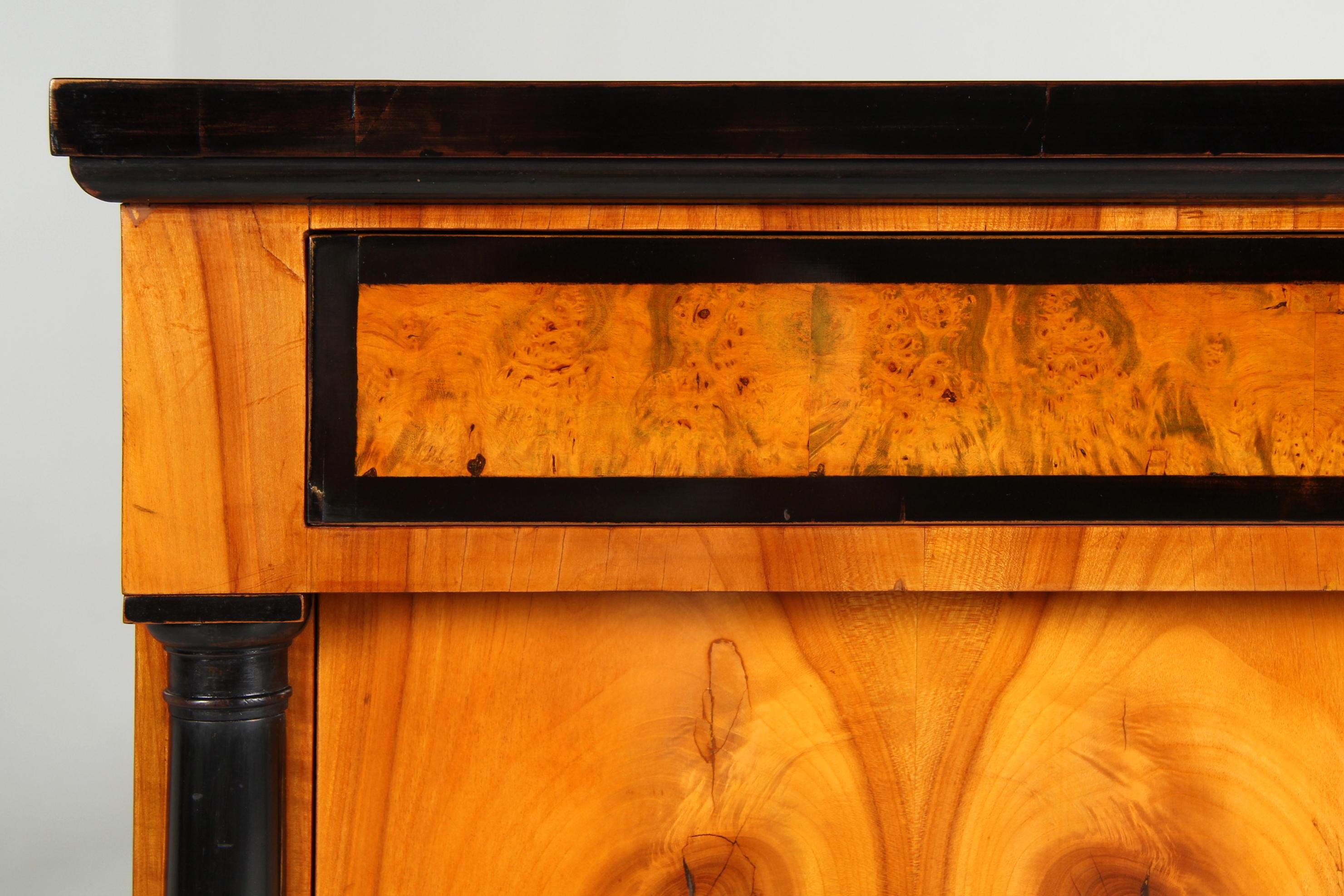 Tedesco Cassettiera Biedermeier dell'inizio del XIX secolo, ciliegio, Germania, circa 1820 in vendita
