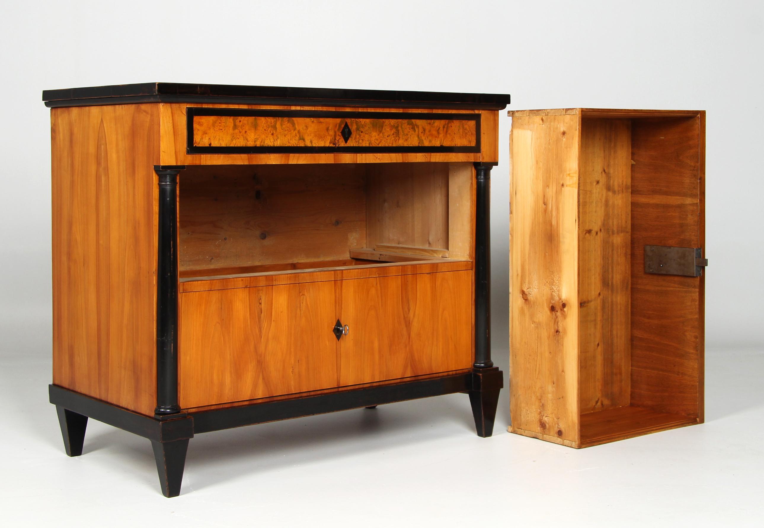 Cassettiera Biedermeier dell'inizio del XIX secolo, ciliegio, Germania, circa 1820 in vendita 3