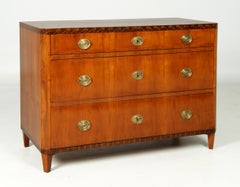 Early 19th Century Biedermeier Chest of Drawers, Cherry, Munich circa 1815