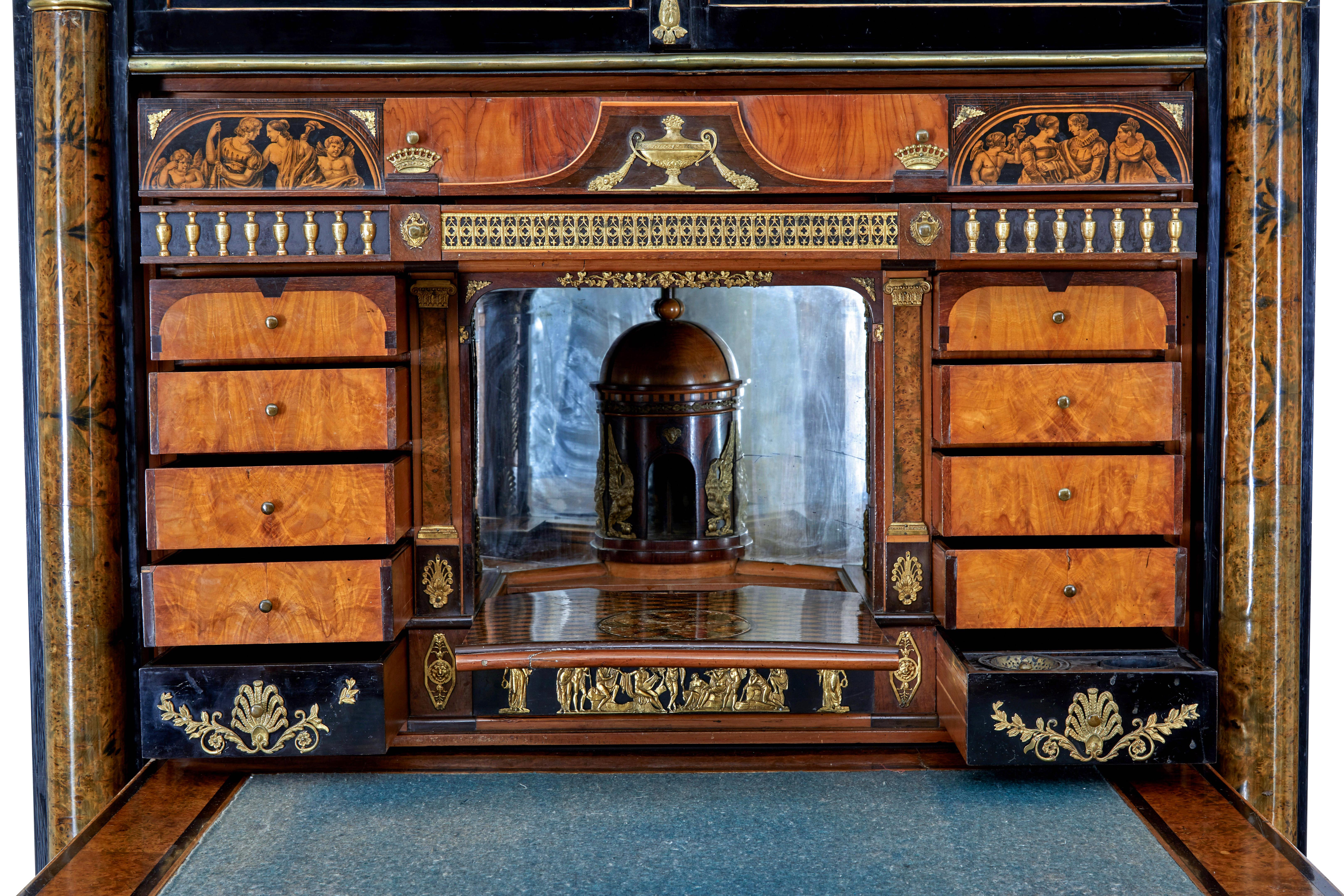 Scrittoio in betulla ebanizzata dell'inizio del XIX secolo Biedermeier in vendita 7