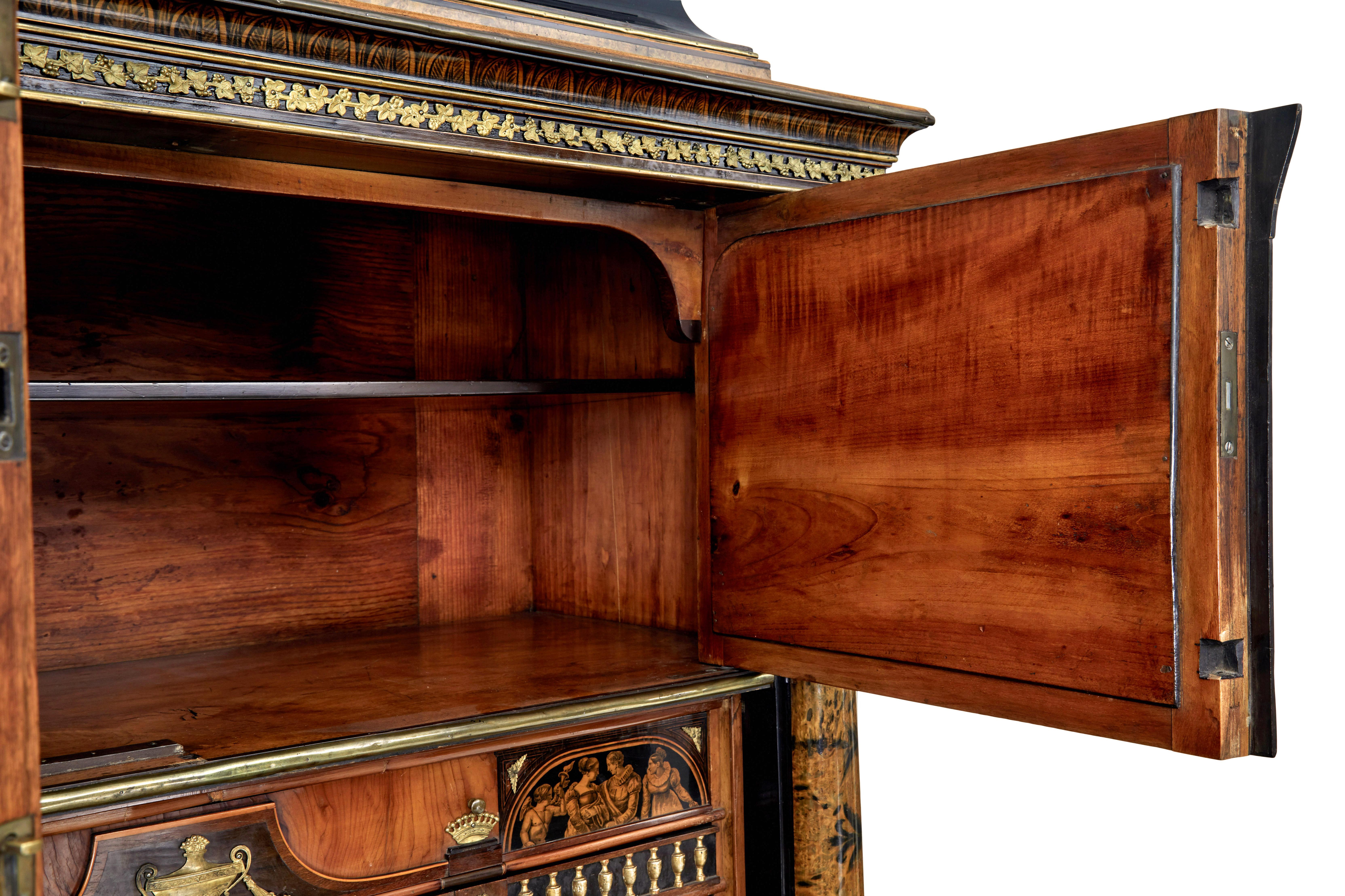 Scrittoio in betulla ebanizzata dell'inizio del XIX secolo Biedermeier in vendita 12