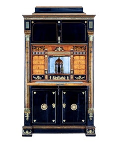 Escritorio Biedermeier de abedul ebonizado de principios del siglo XIX