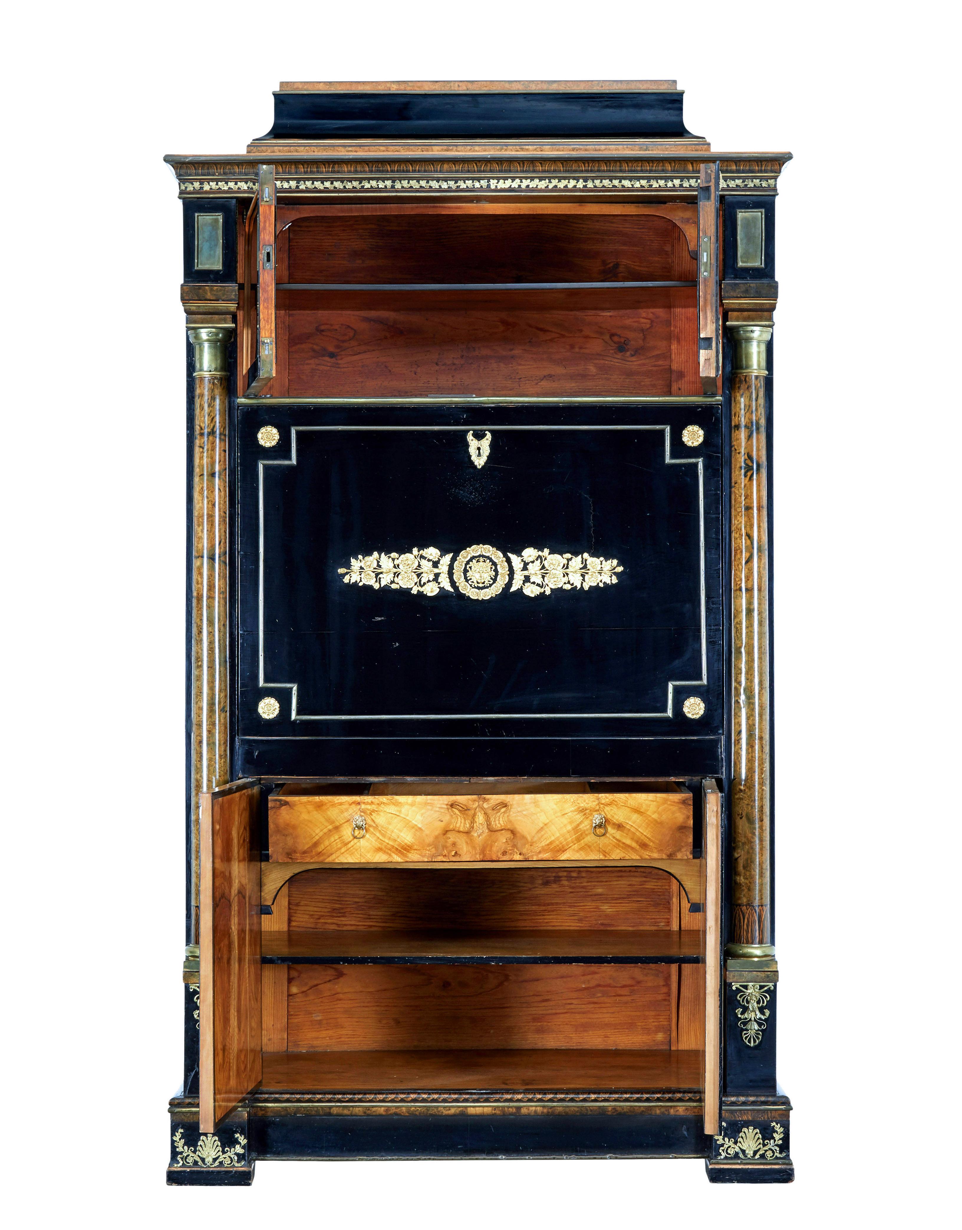 Austriaco Scrittoio in betulla ebanizzata dell'inizio del XIX secolo Biedermeier in vendita