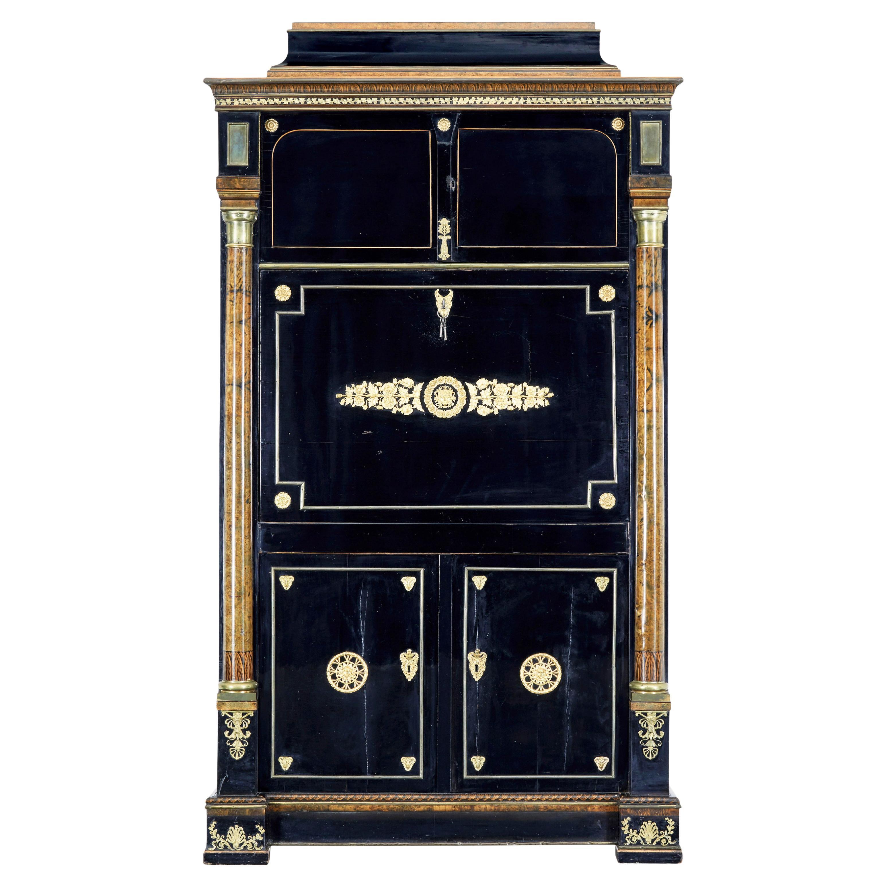 Escritoire en bouleau ébonisé Biedermeier du début du 19e siècle