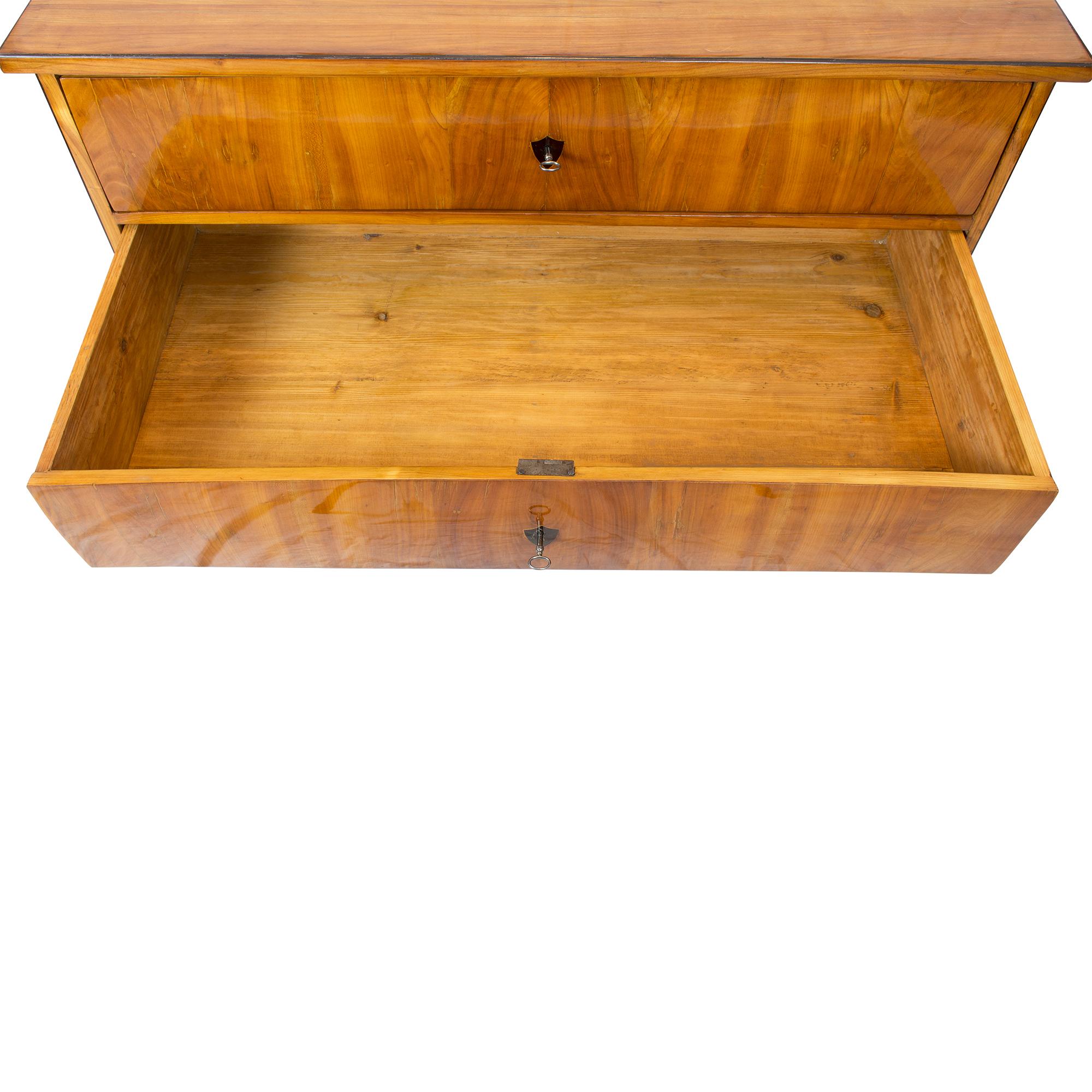 Early 19th Century Biedermeier / Empire Cherrywood Chest of Drawer 5