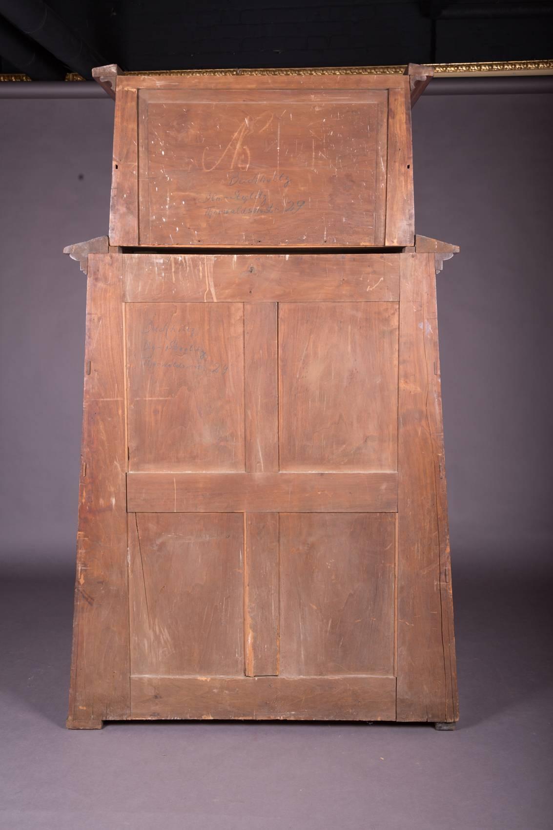 Early 19th Century Biedermeier Mahogany Pyramid Cupboard For Sale 5