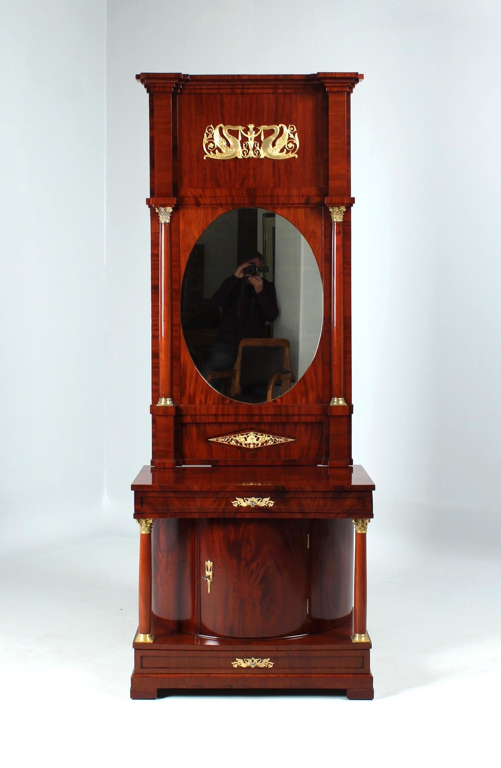 Biedermeier- oder Empire-Demi-Lune-Konsole mit Spiegel aus dem frühen 19. Jahrhundert im Angebot 2