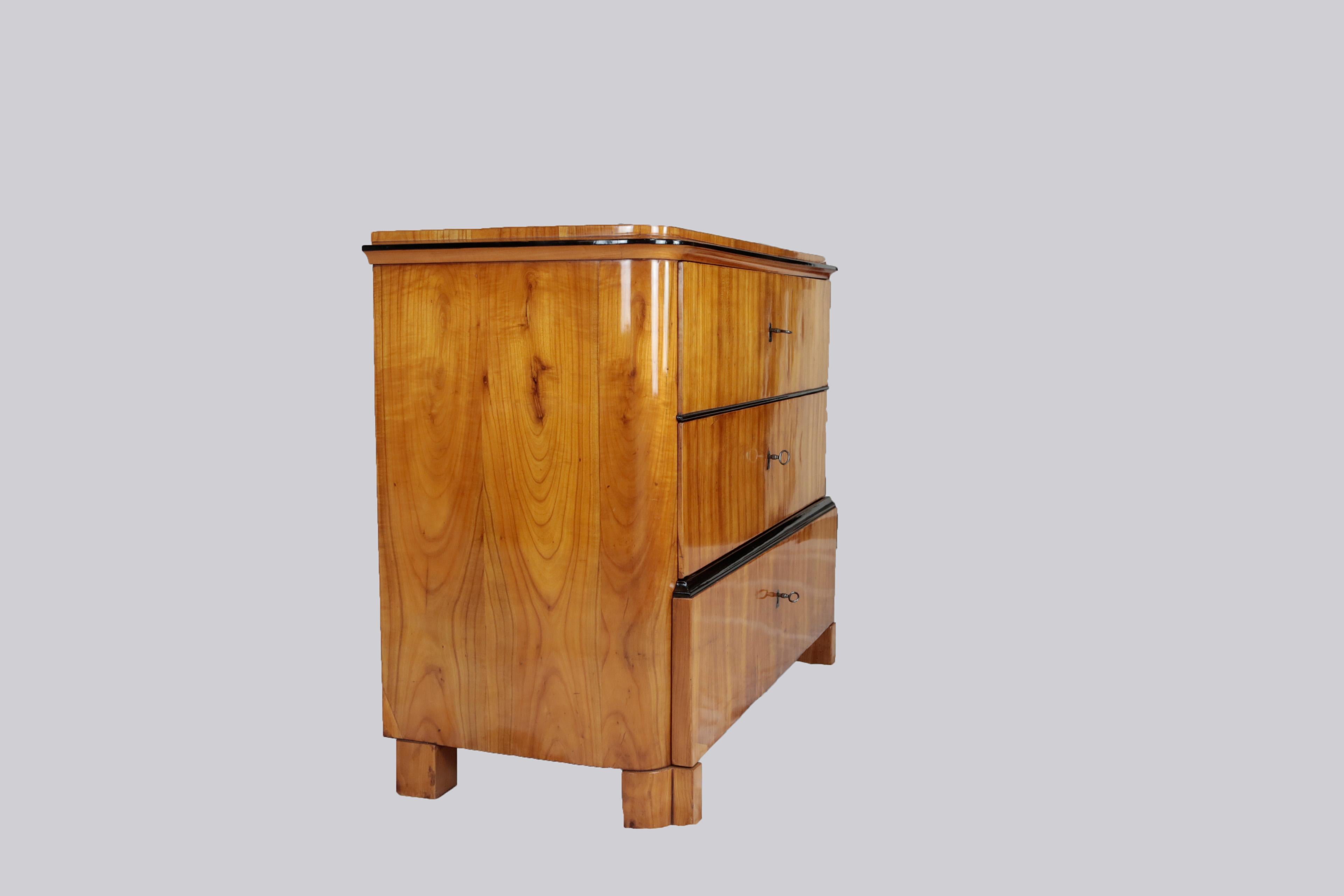 German Early 19th Century Biedermeier Period Chest of Drawers, Cherry Tree For Sale