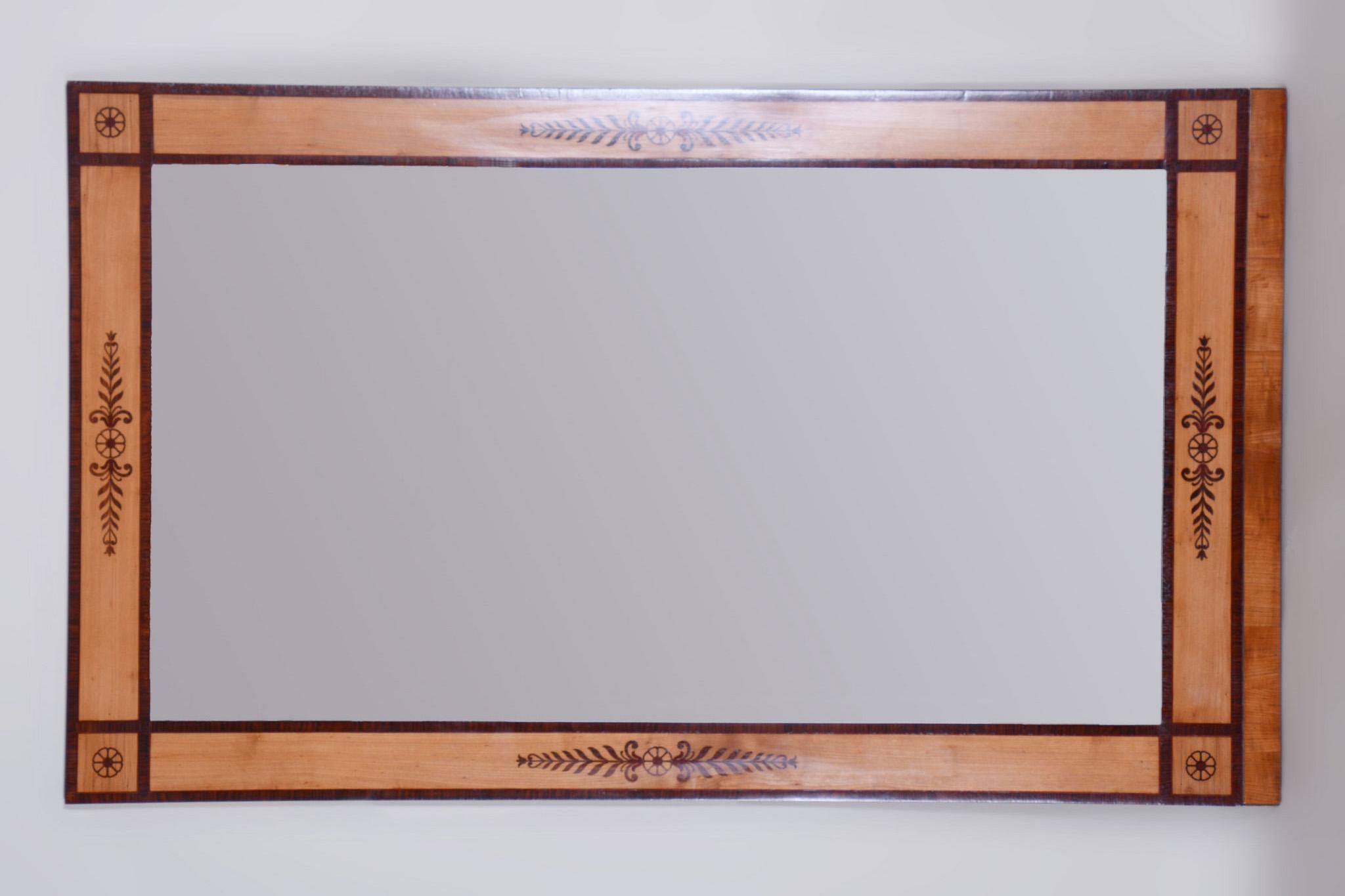Early 19th Century Biedermeier Restored Mahogany Maple Austrian Mirror, 1830s For Sale 4