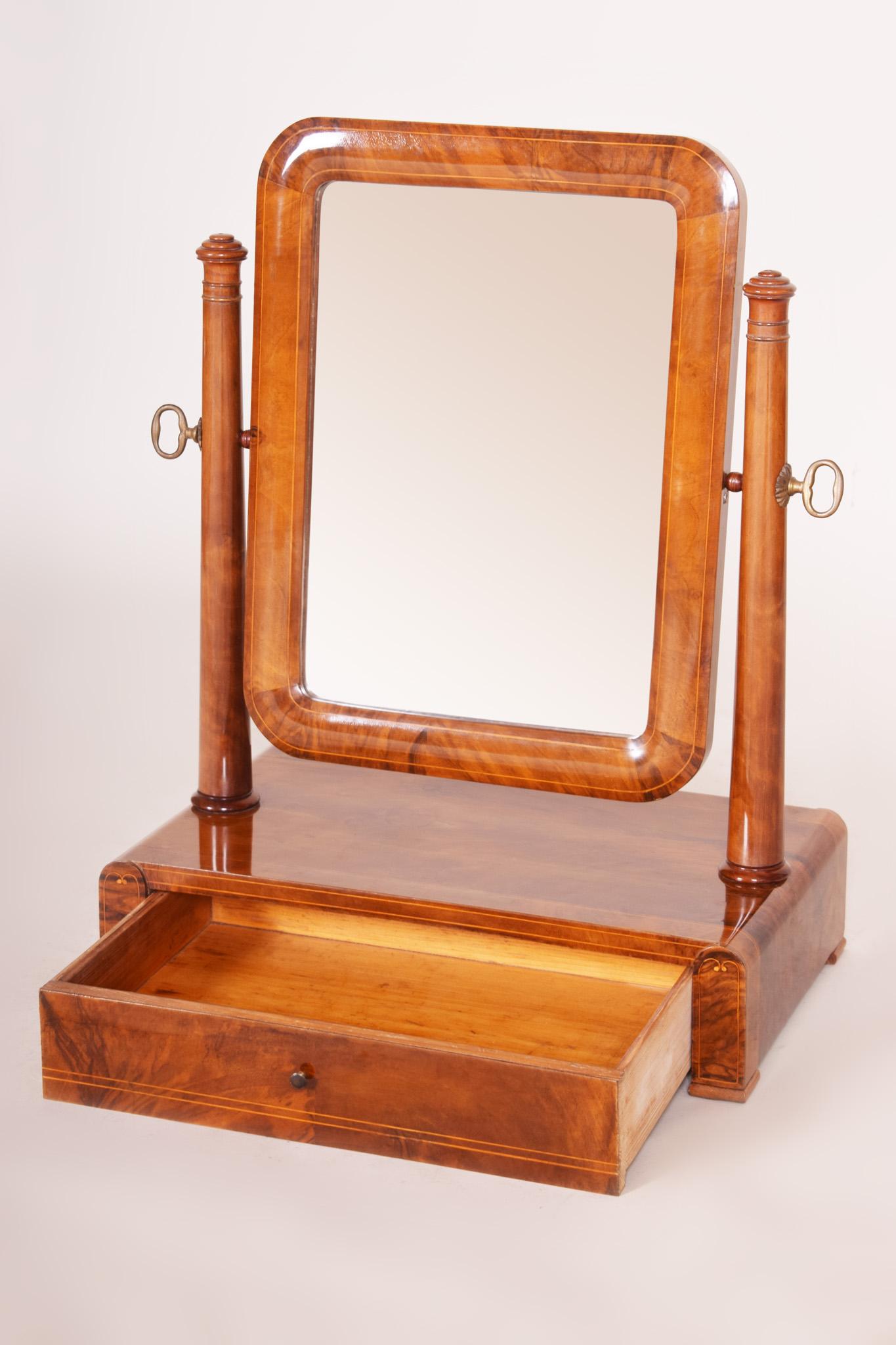 Early 19th Century Biedermeier Restored Walnut Czech Mirror Dressing Table 1830s 2