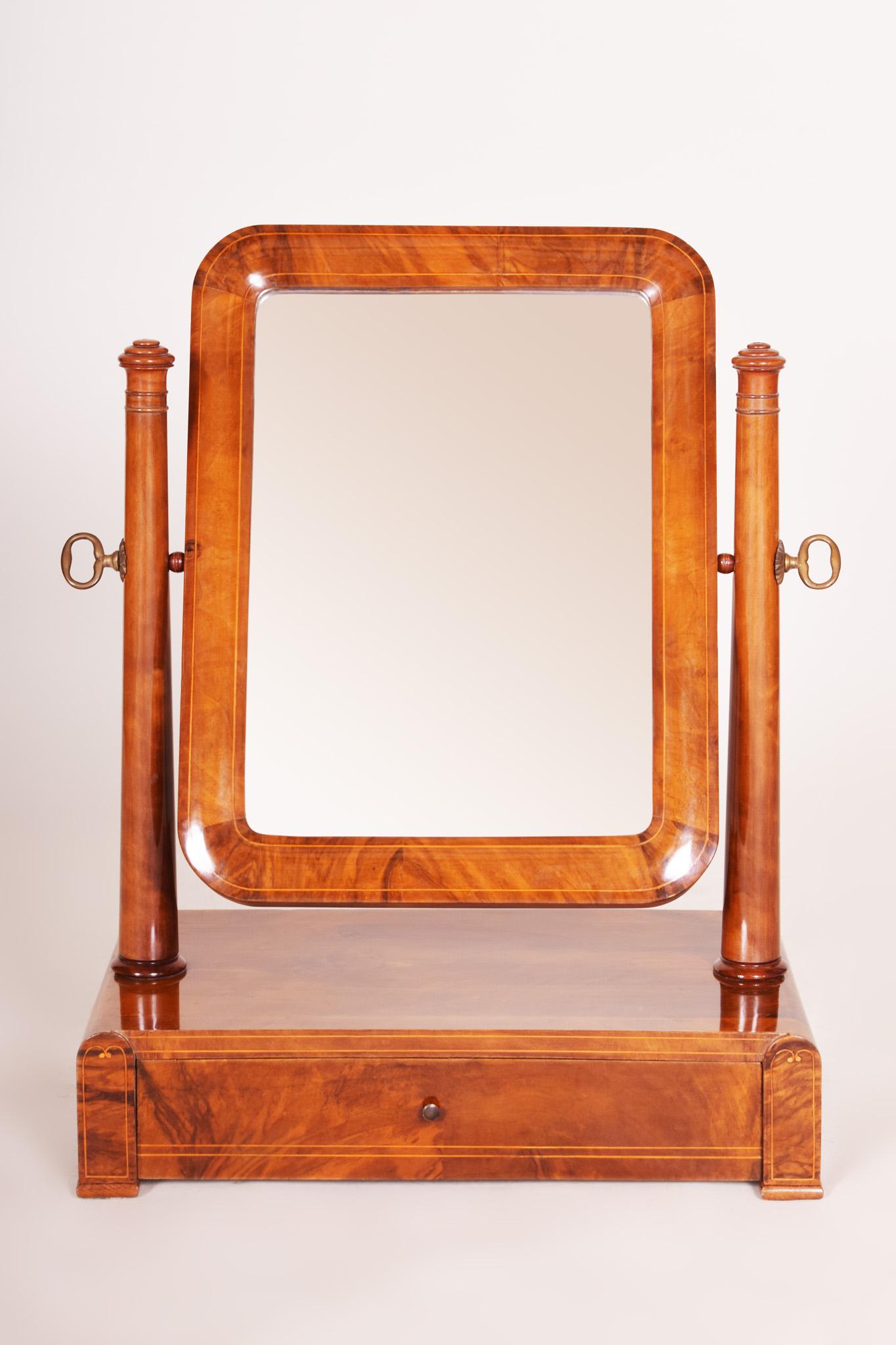 Early 19th Century Biedermeier Restored Walnut Czech Mirror Dressing Table 1830s 3