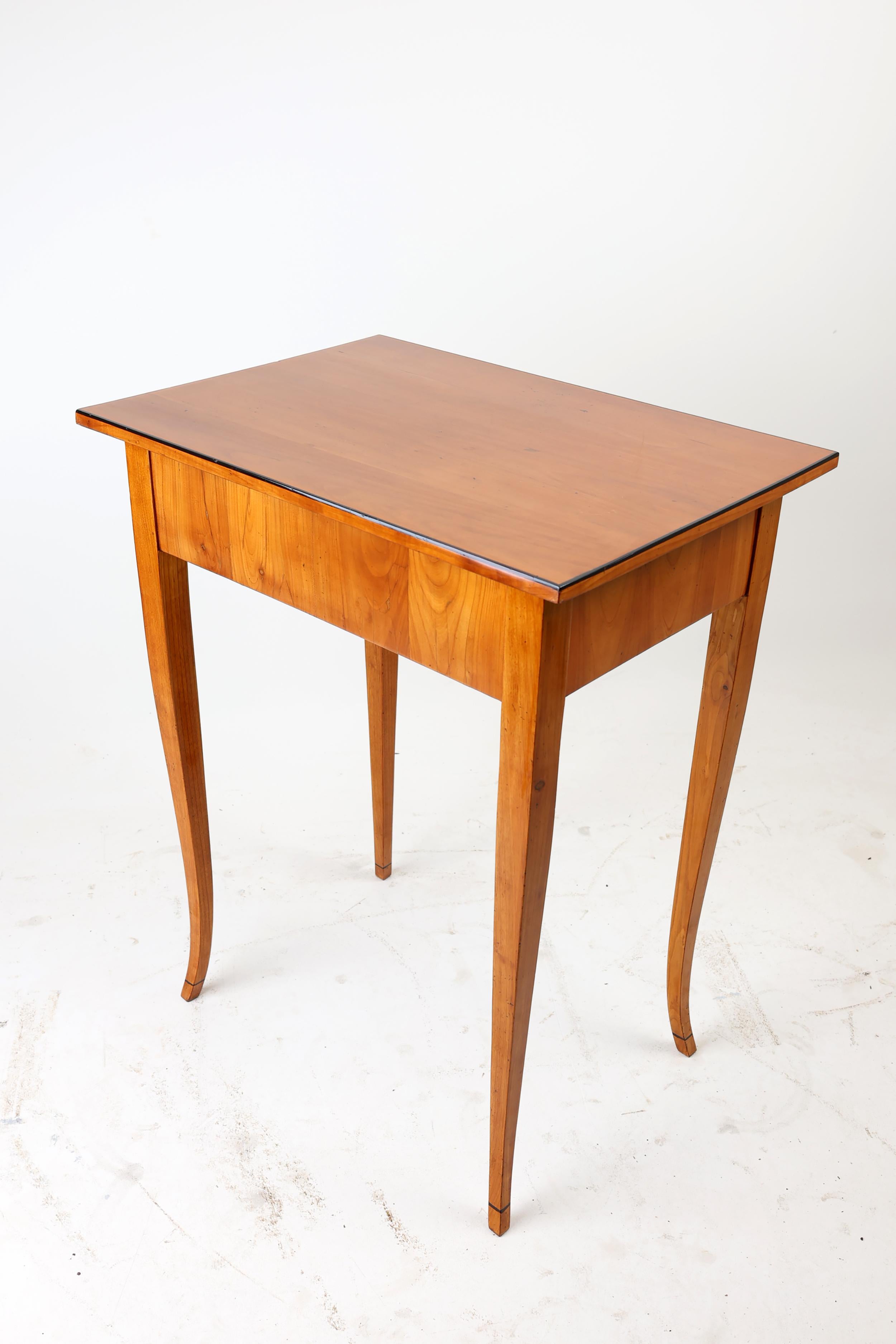 German Early 19th Century Biedermeier Side Table For Sale