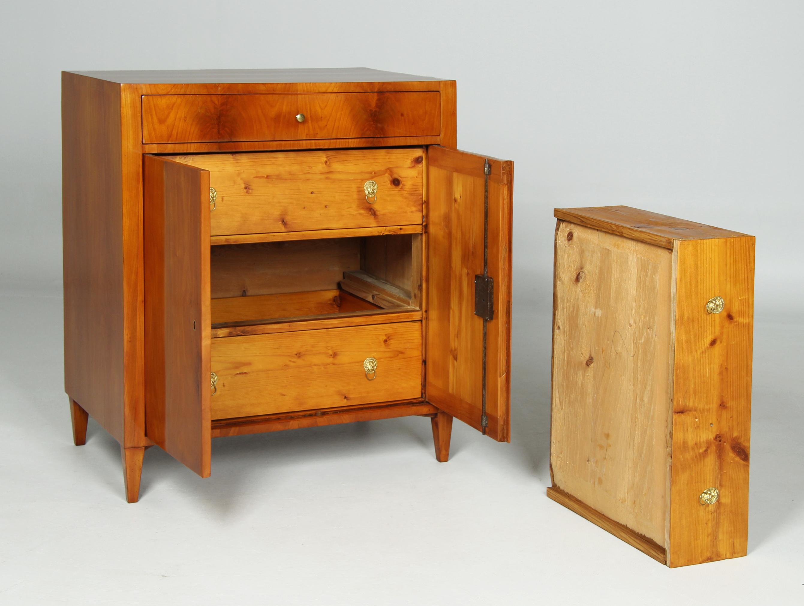 Frühes 19. Jahrhundert Biedermeier Anrichte, Kommode, Kirsche, um 1815 8