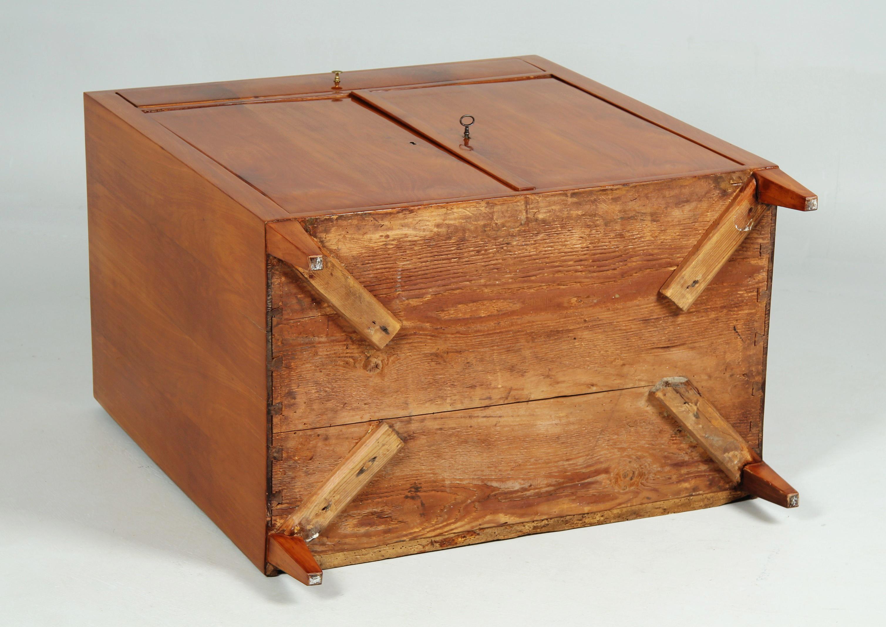 Frühes 19. Jahrhundert Biedermeier Anrichte, Kommode, Kirsche, um 1815 11