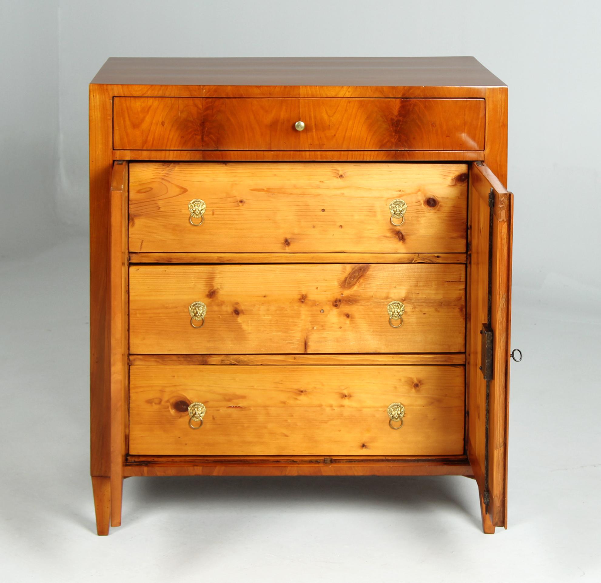 Frühes 19. Jahrhundert Biedermeier Anrichte, Kommode, Kirsche, um 1815 4