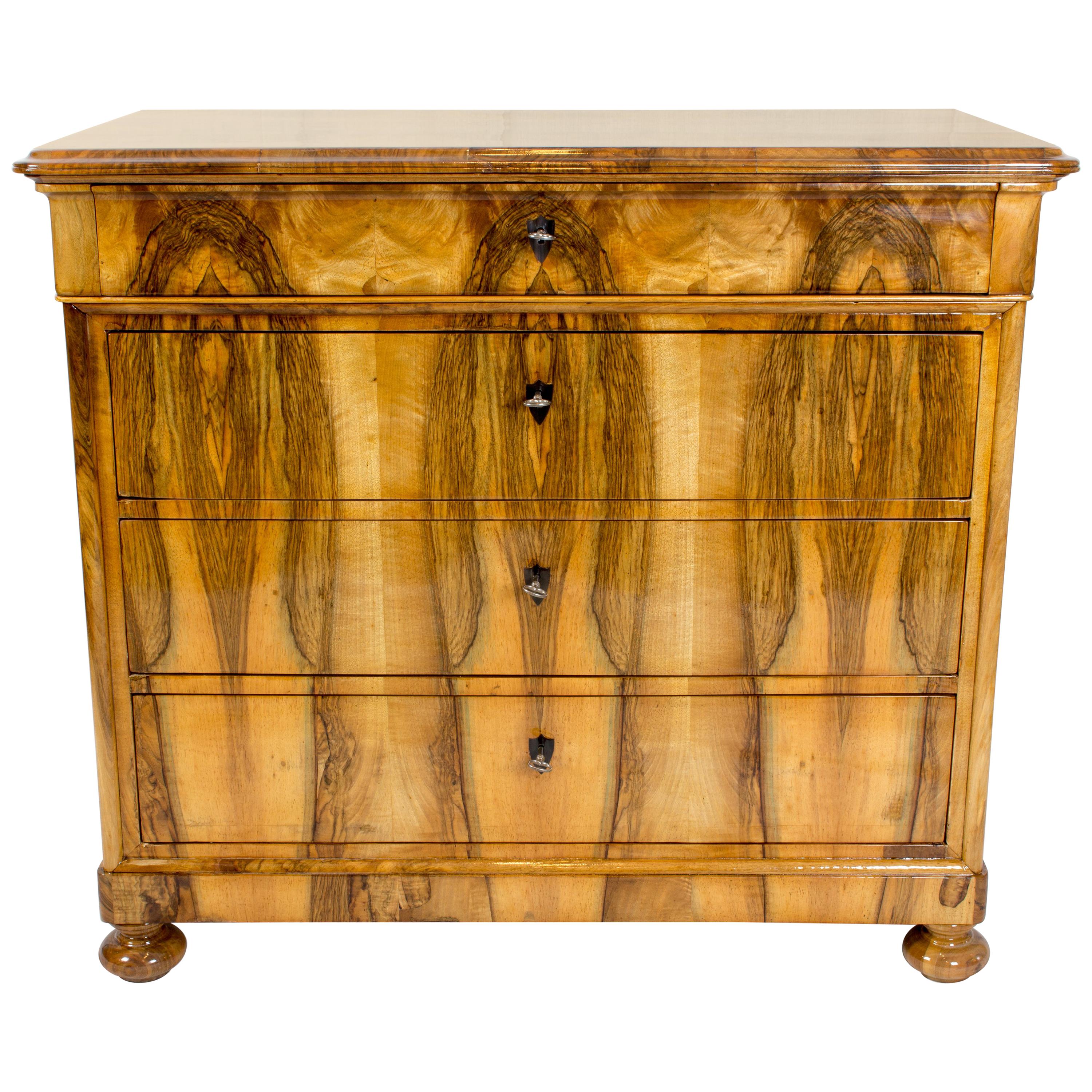 Early 19th Century Biedermeier Walnut Chest of Drawers or Commode