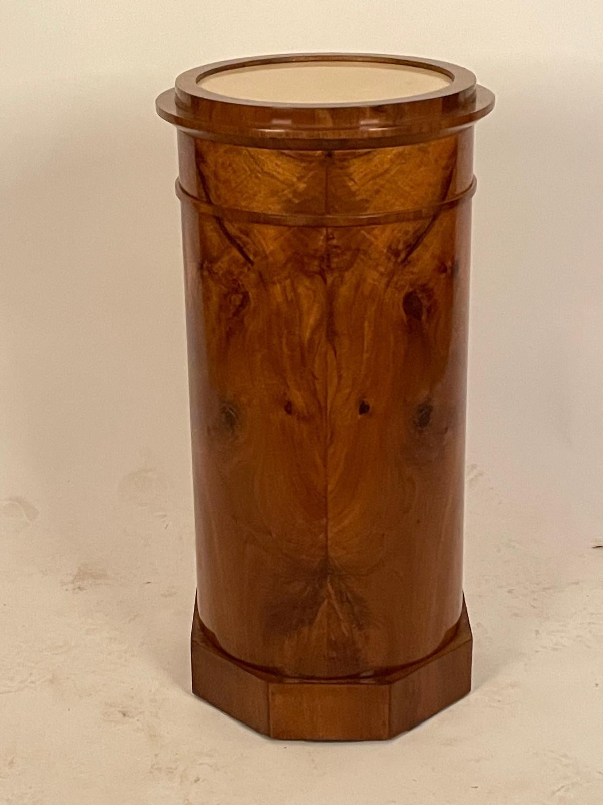 Somno de nogal Biedermeier de principios del siglo XIX, Viena Austríaco en venta