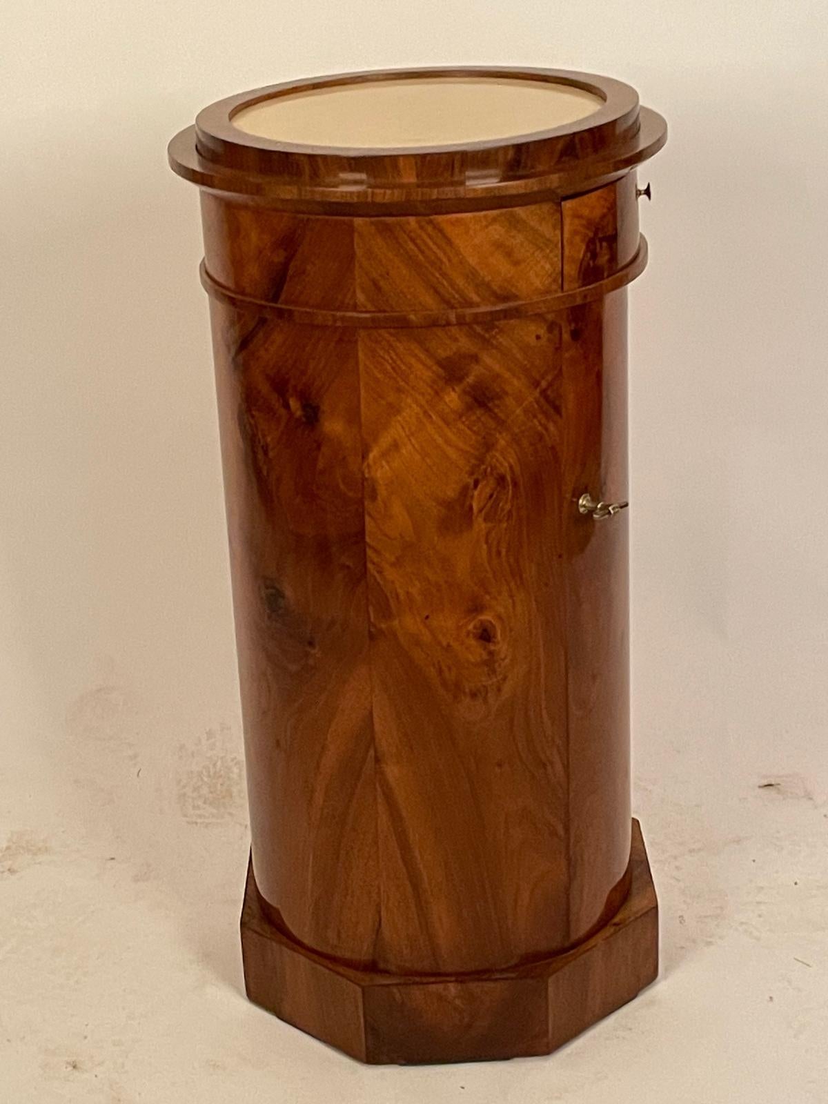 Somno de nogal Biedermeier de principios del siglo XIX, Viena en Bueno estado para la venta en Dresden, DE