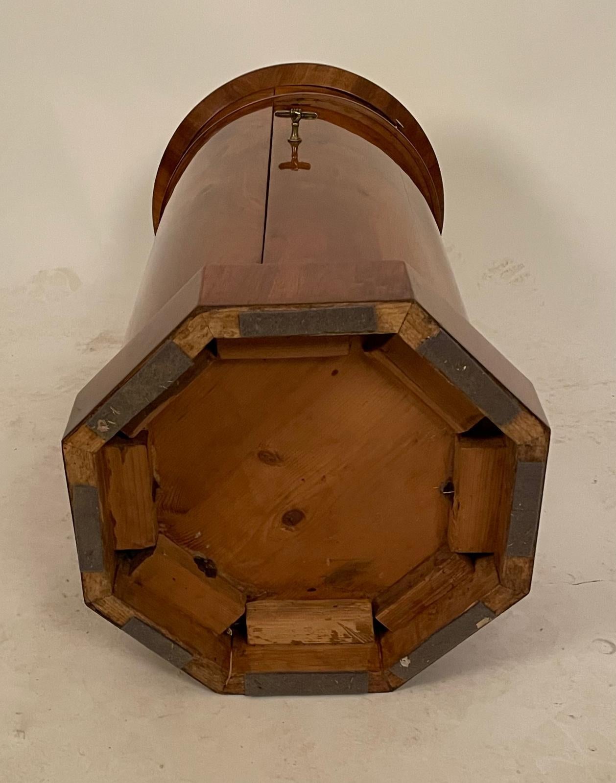 Somno de nogal Biedermeier de principios del siglo XIX, Viena en venta 1