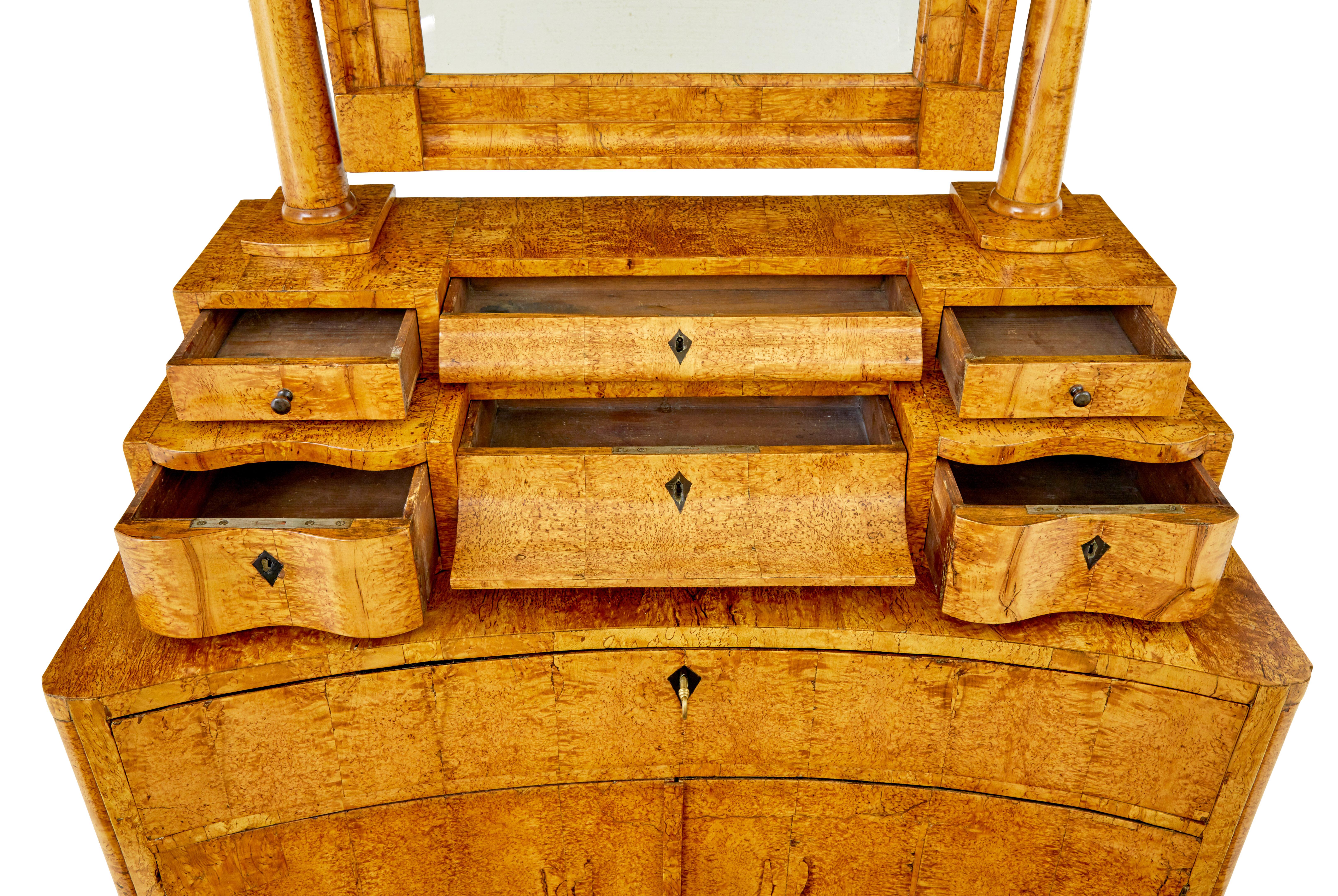 Cómoda Biedermeier de abedul de principios del siglo XIX en venta 4