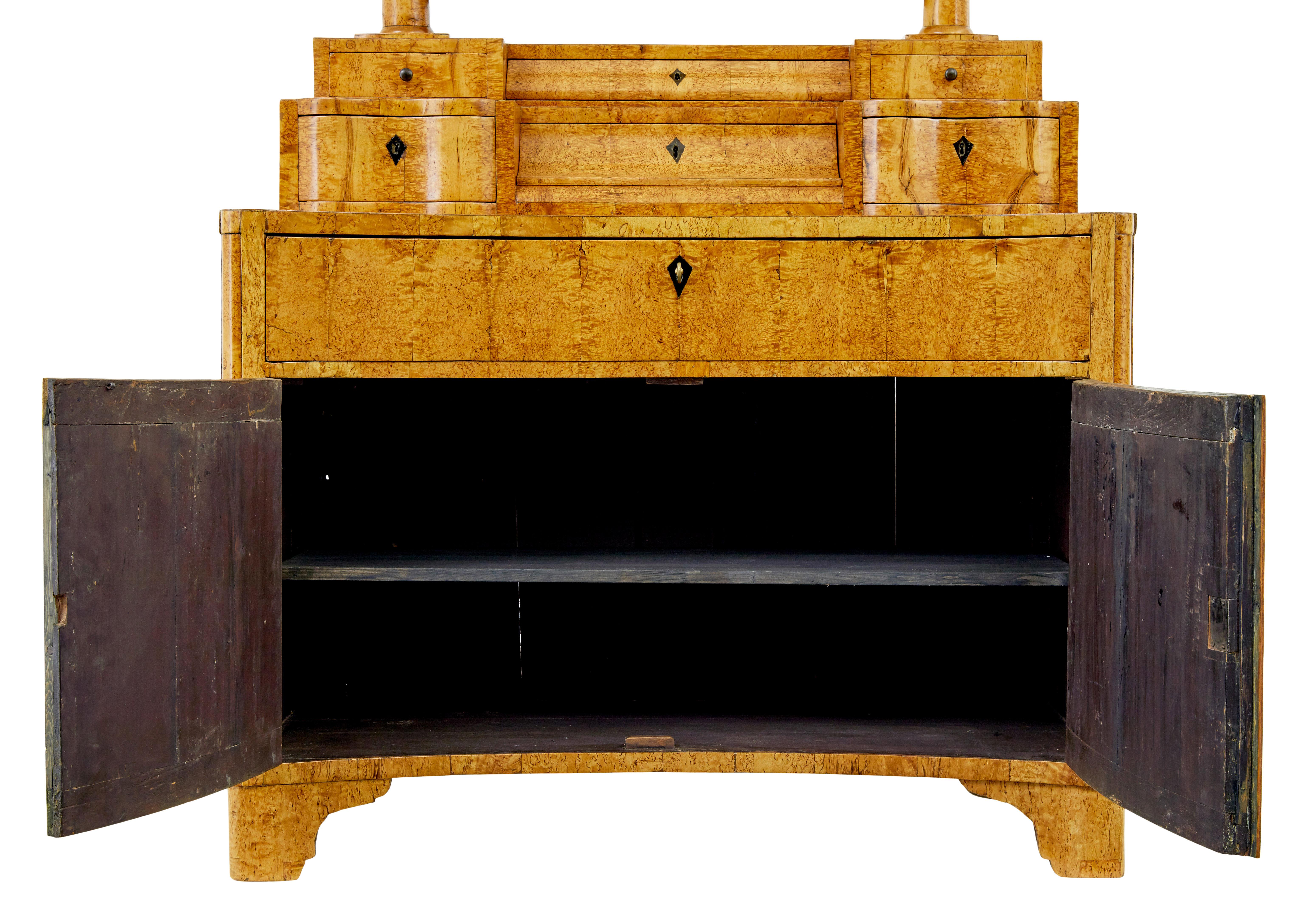 Cómoda Biedermeier de abedul de principios del siglo XIX en venta 2