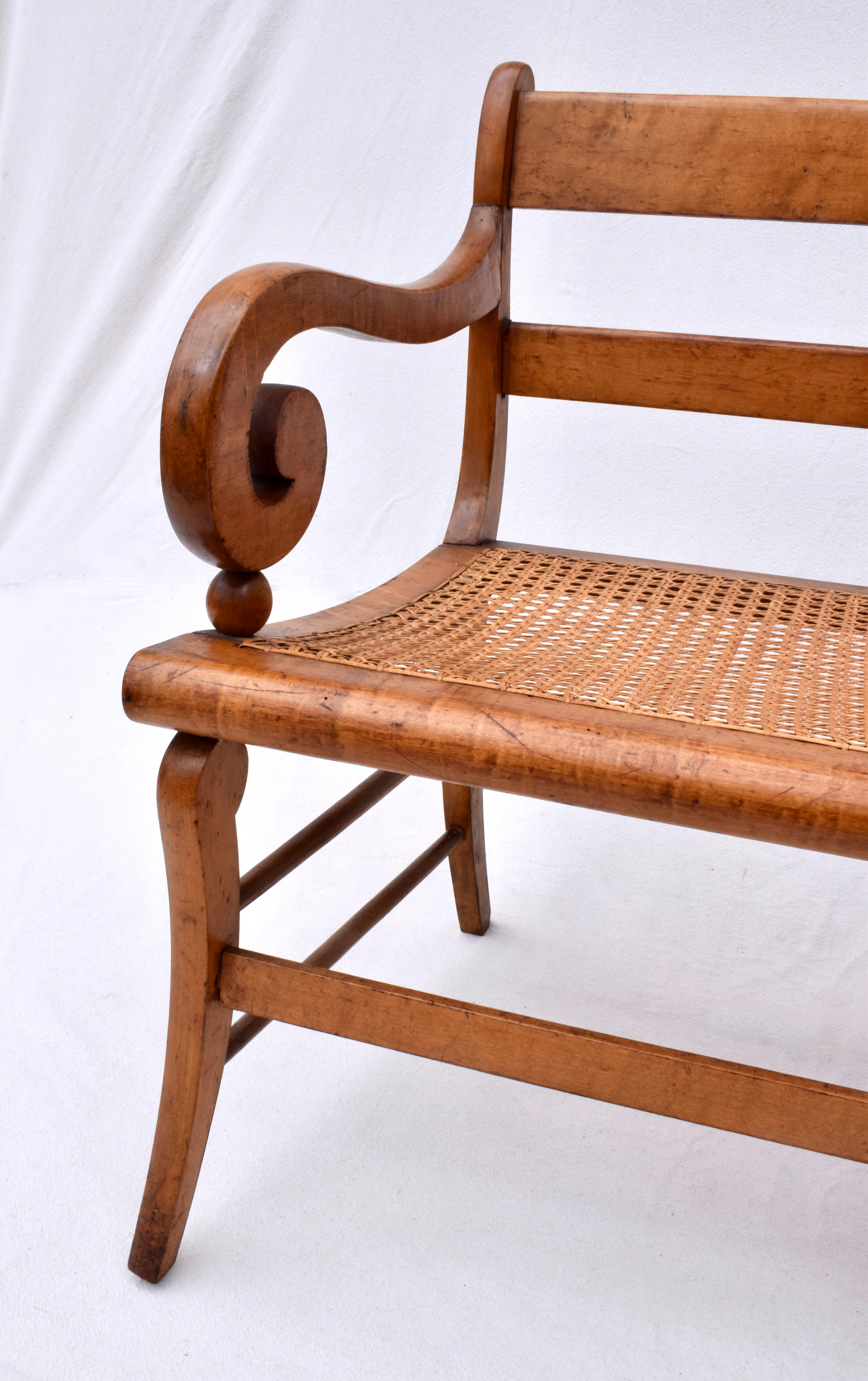 Early 19th Century Bird'S-Eye Maple Sabre Leg Caned Bench im Angebot 8