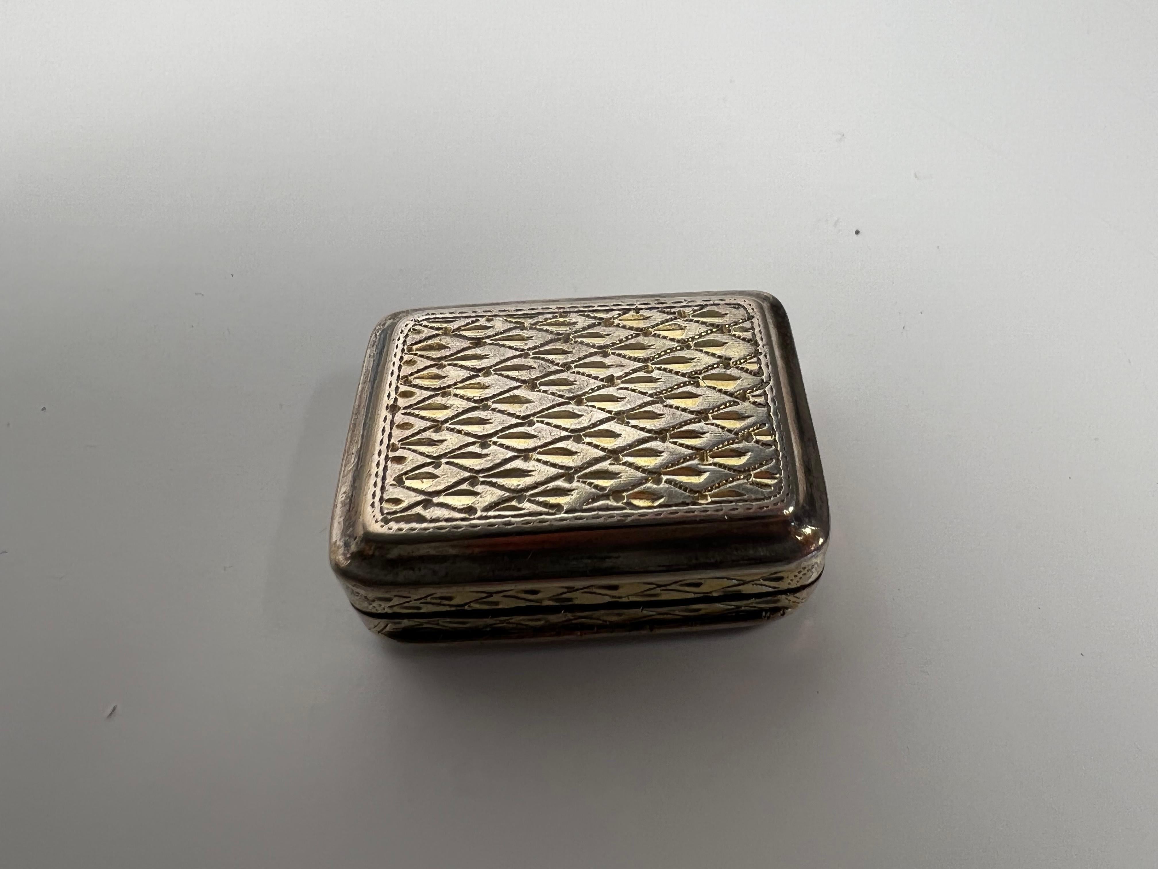 English Early 19th Century Birmingham England Antique Sterling Silver Vinaigrette For Sale
