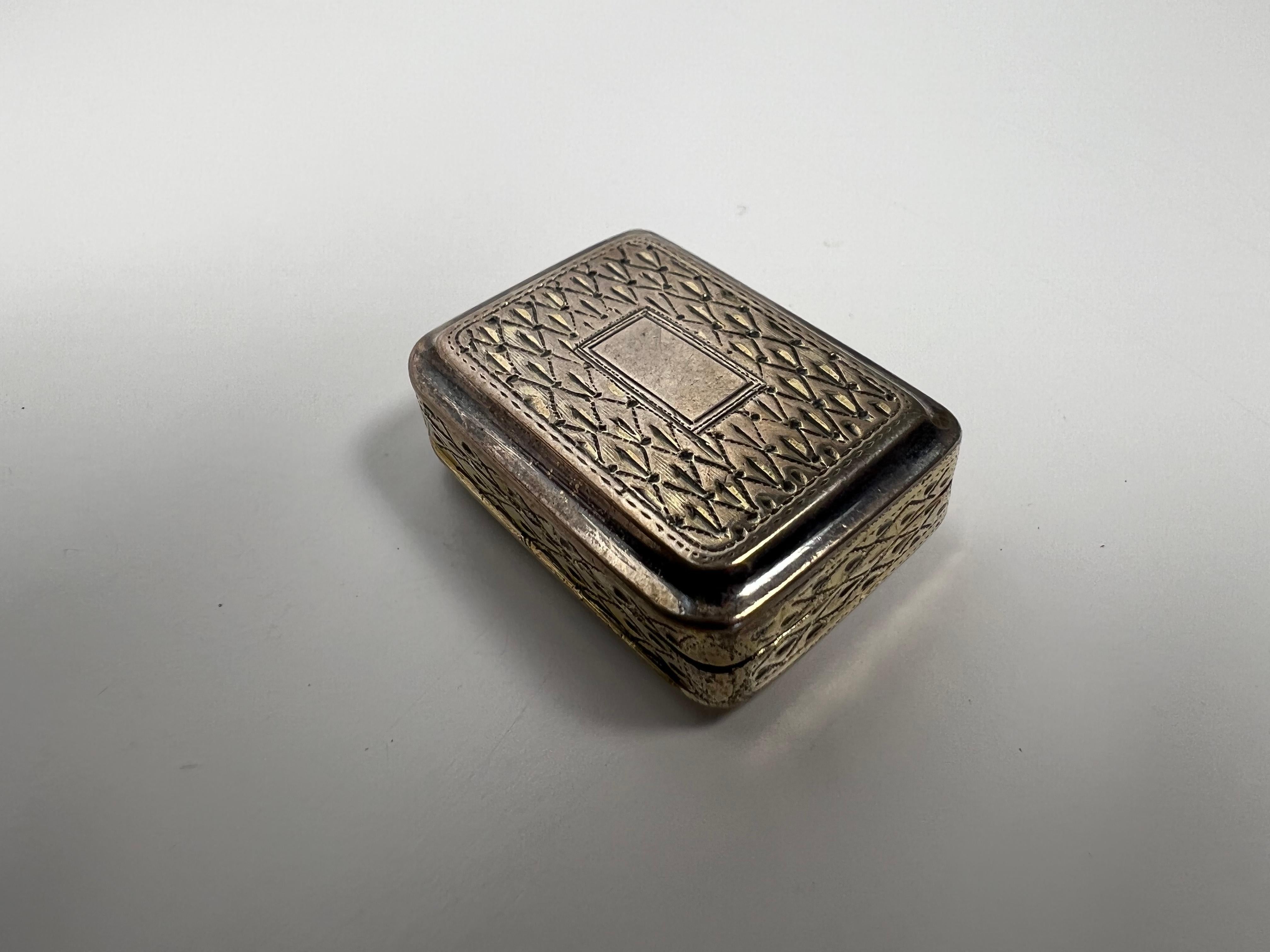 Early 19th Century Birmingham England Antique Sterling Silver Vinaigrette In Good Condition For Sale In Stamford, CT