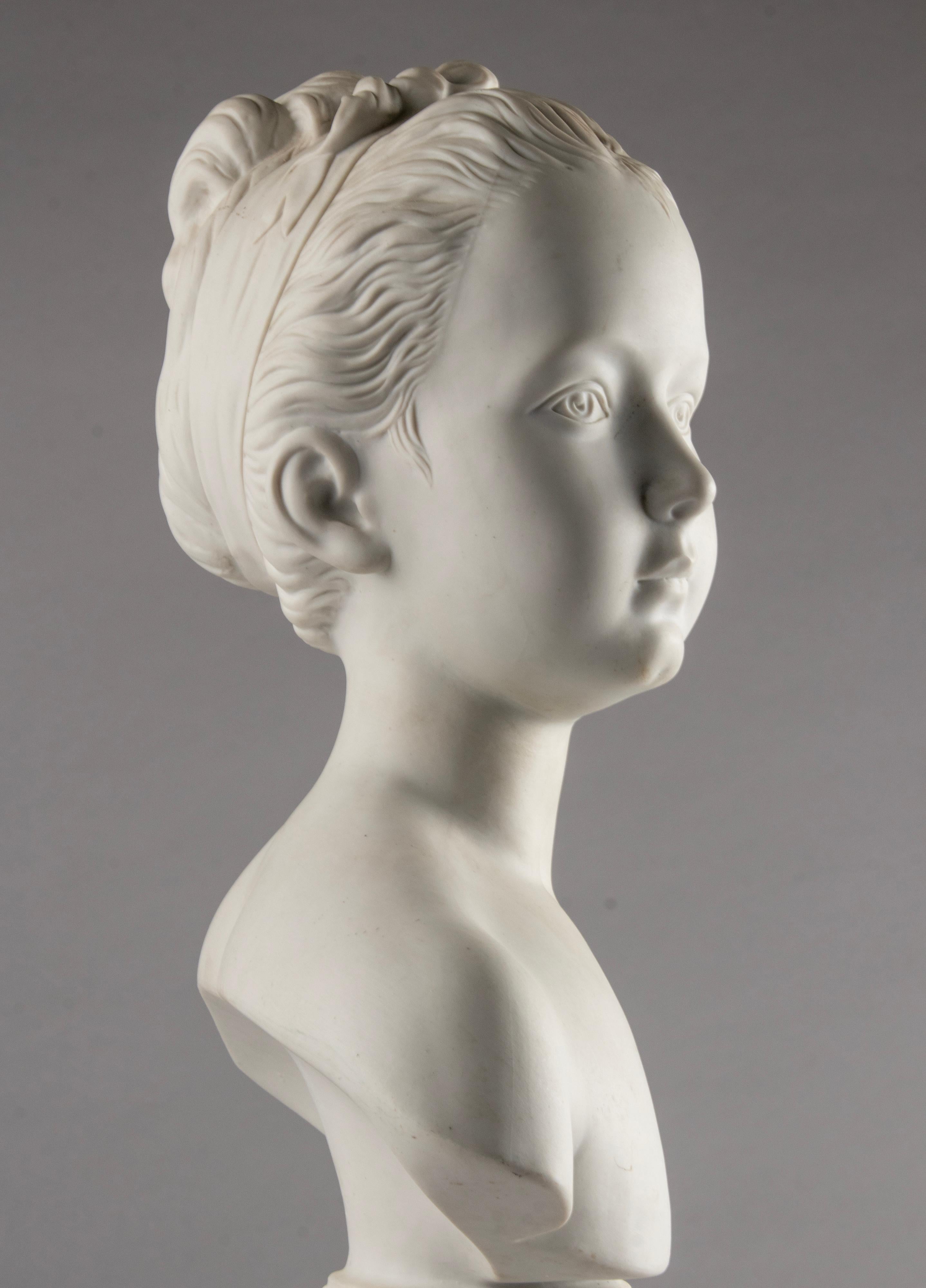 Early 19th Century Biscuit Bust of Louise Brongniart After Houdon Made by Sèvres For Sale 4