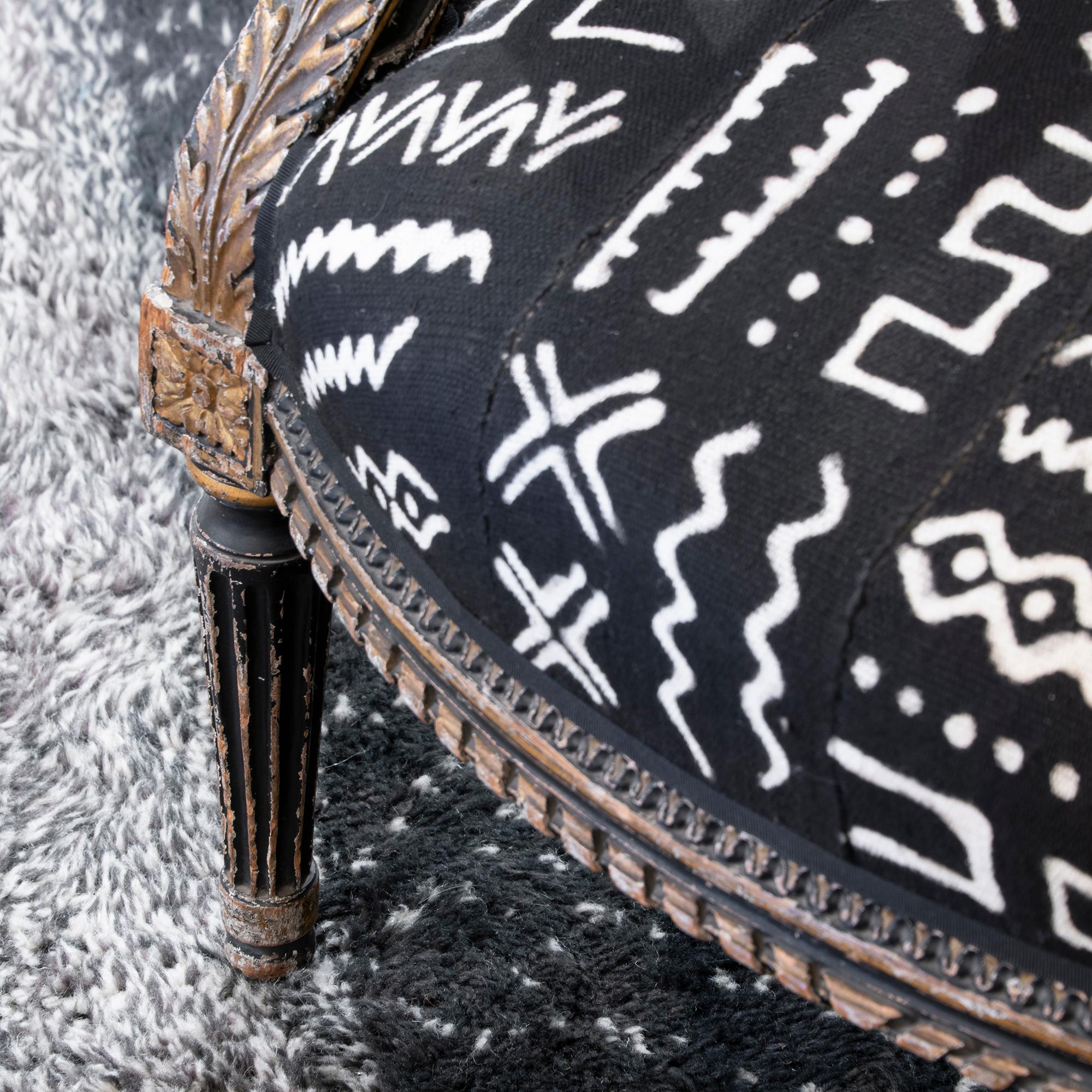 Early 19th Century Black and Gilded Armchair Black and White Ethnic Fabric 4