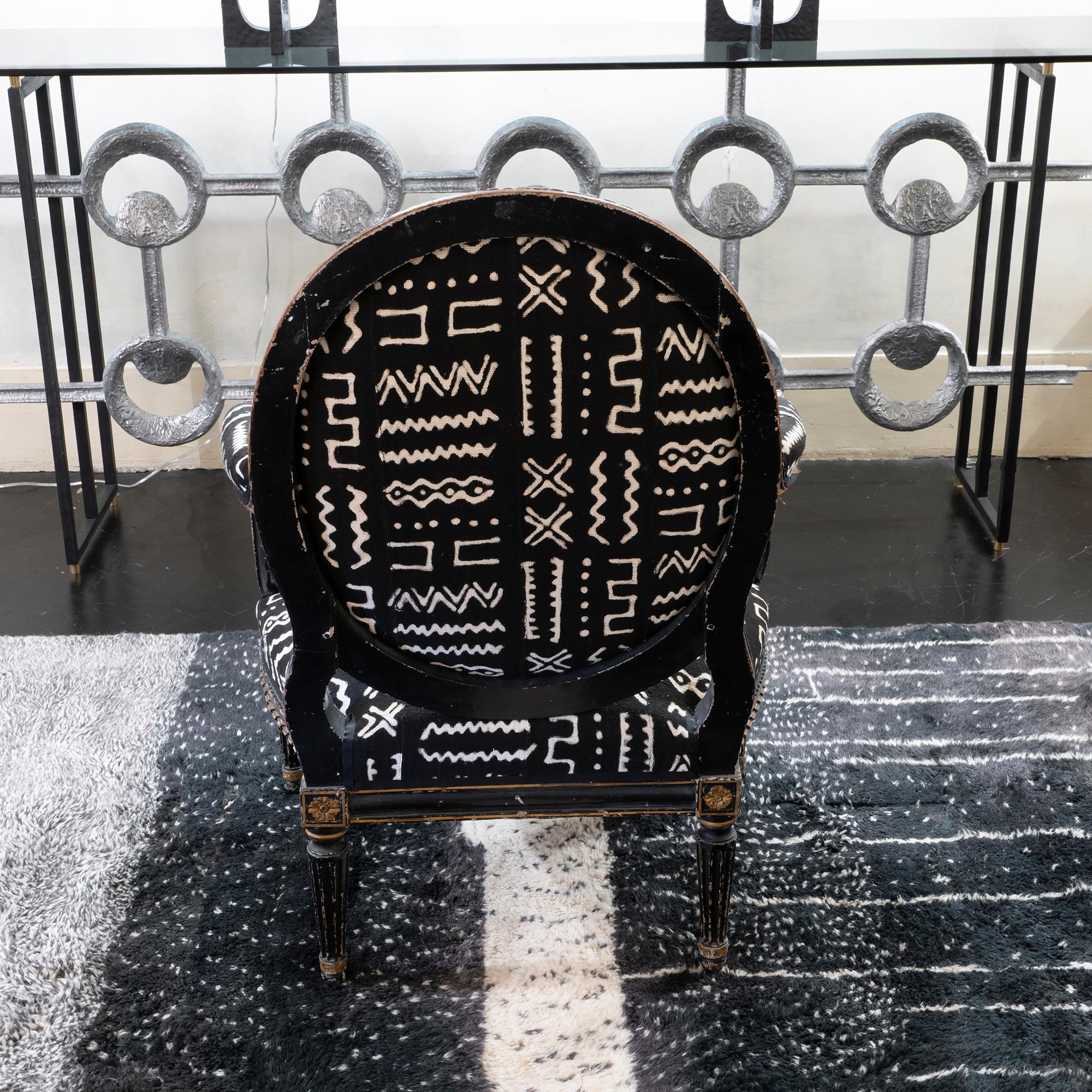 Louis XVI Early 19th Century Black and Gilded Armchair Black and White Ethnic Fabric