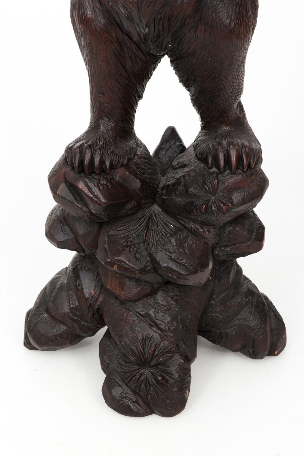 Early 19th Century Black Forest Carved Bear with Tray 5