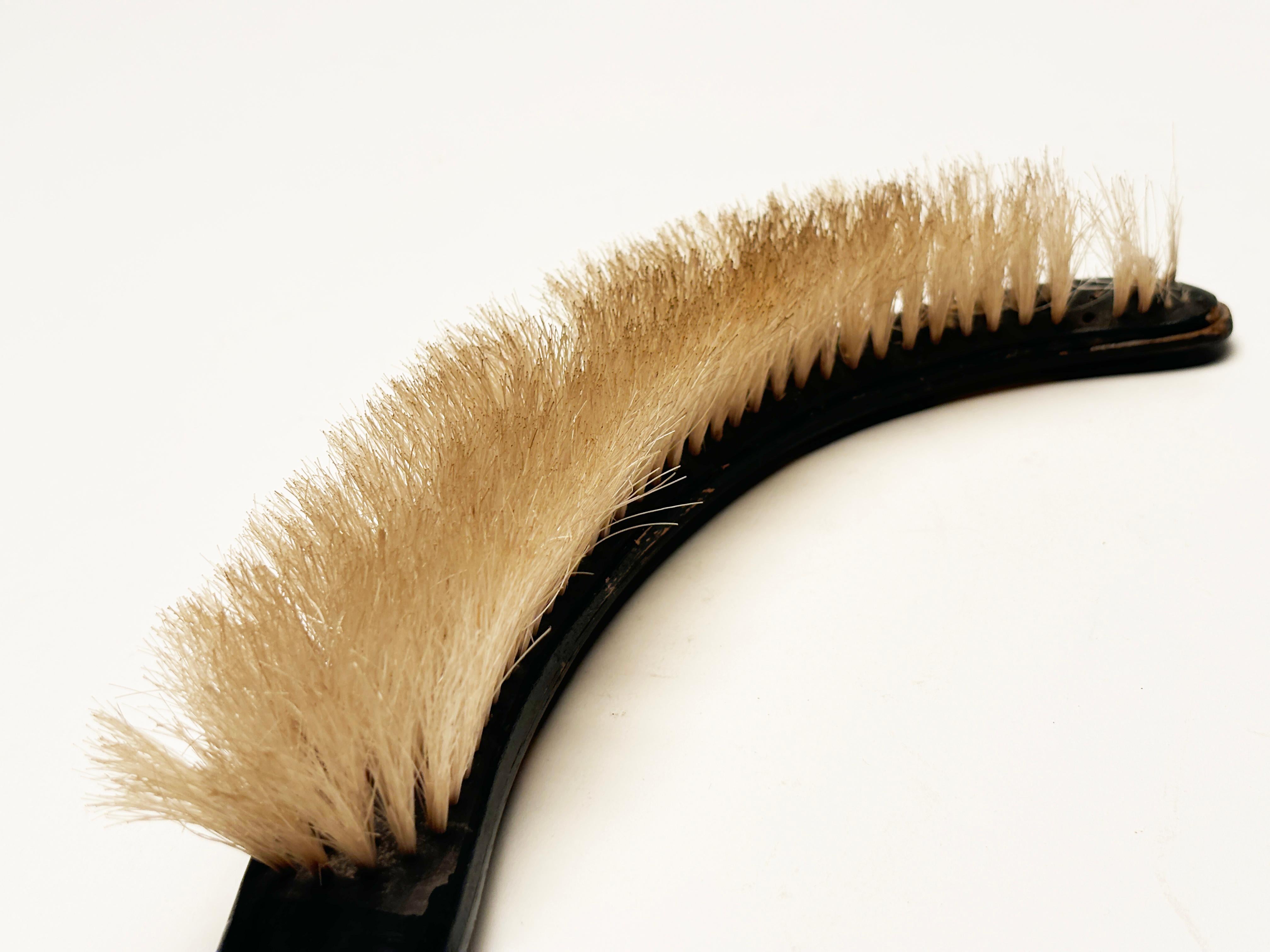 Early 19th Century Black Lacquer Chinese Crumb Brush For Sale 2