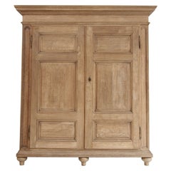 Armadio o guardaroba in Oak sbiancato dell'inizio del XIX secolo