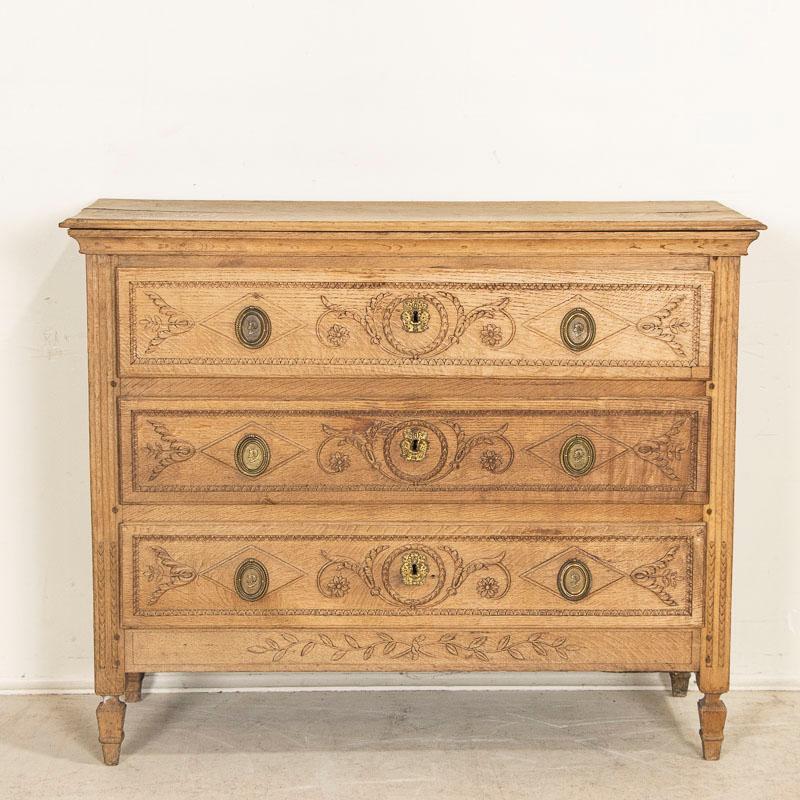 Early 19th Century Bleached Oak Chest of 3 Drawers from France In Good Condition In Round Top, TX