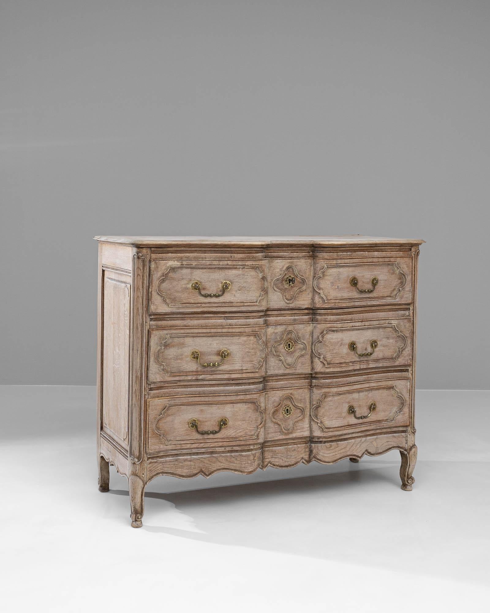 Early 19th Century Bleached Oak Chest Of Drawers For Sale 6