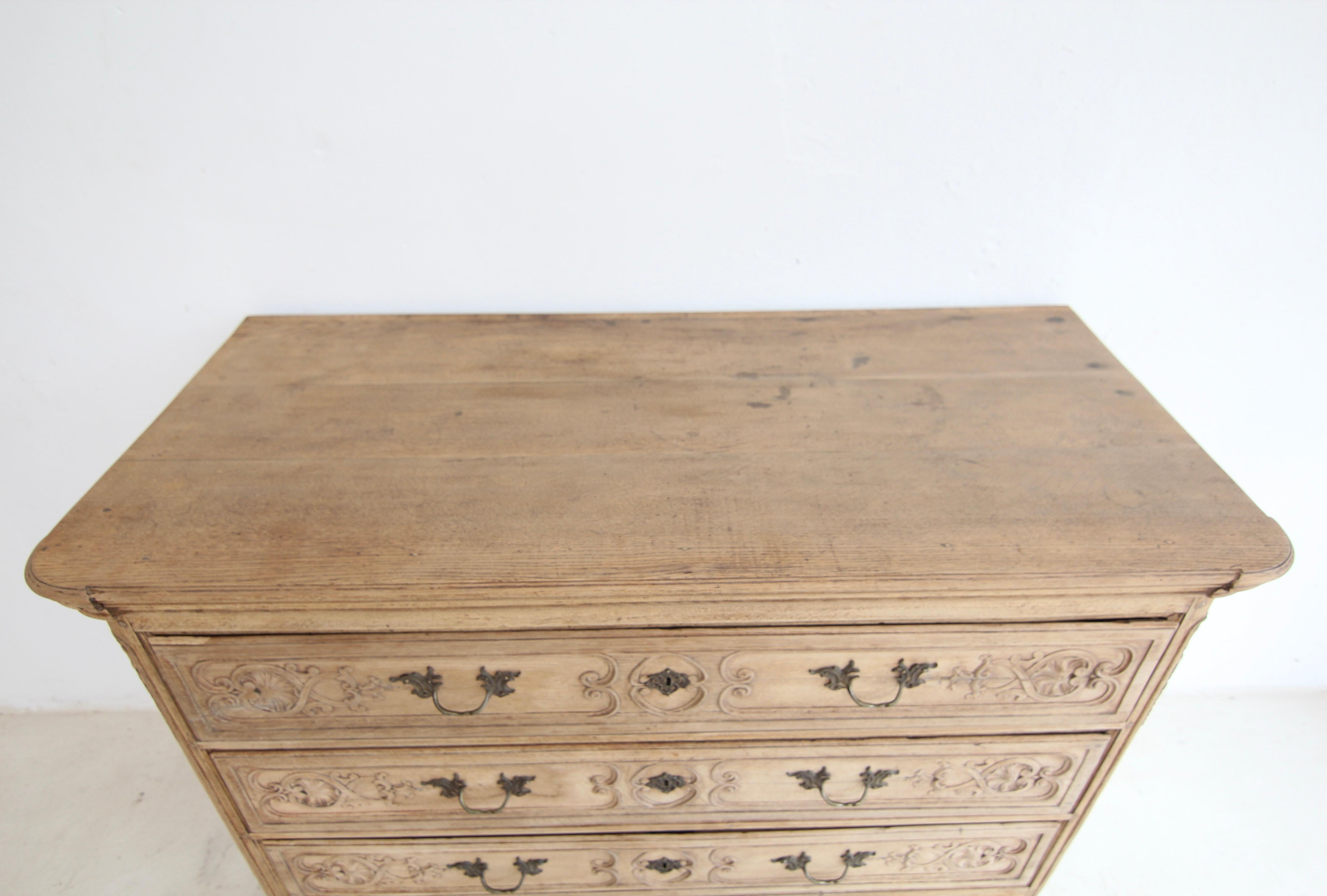 Cassettiera in Oak sbiancato dei primi del XIX secolo in vendita 7