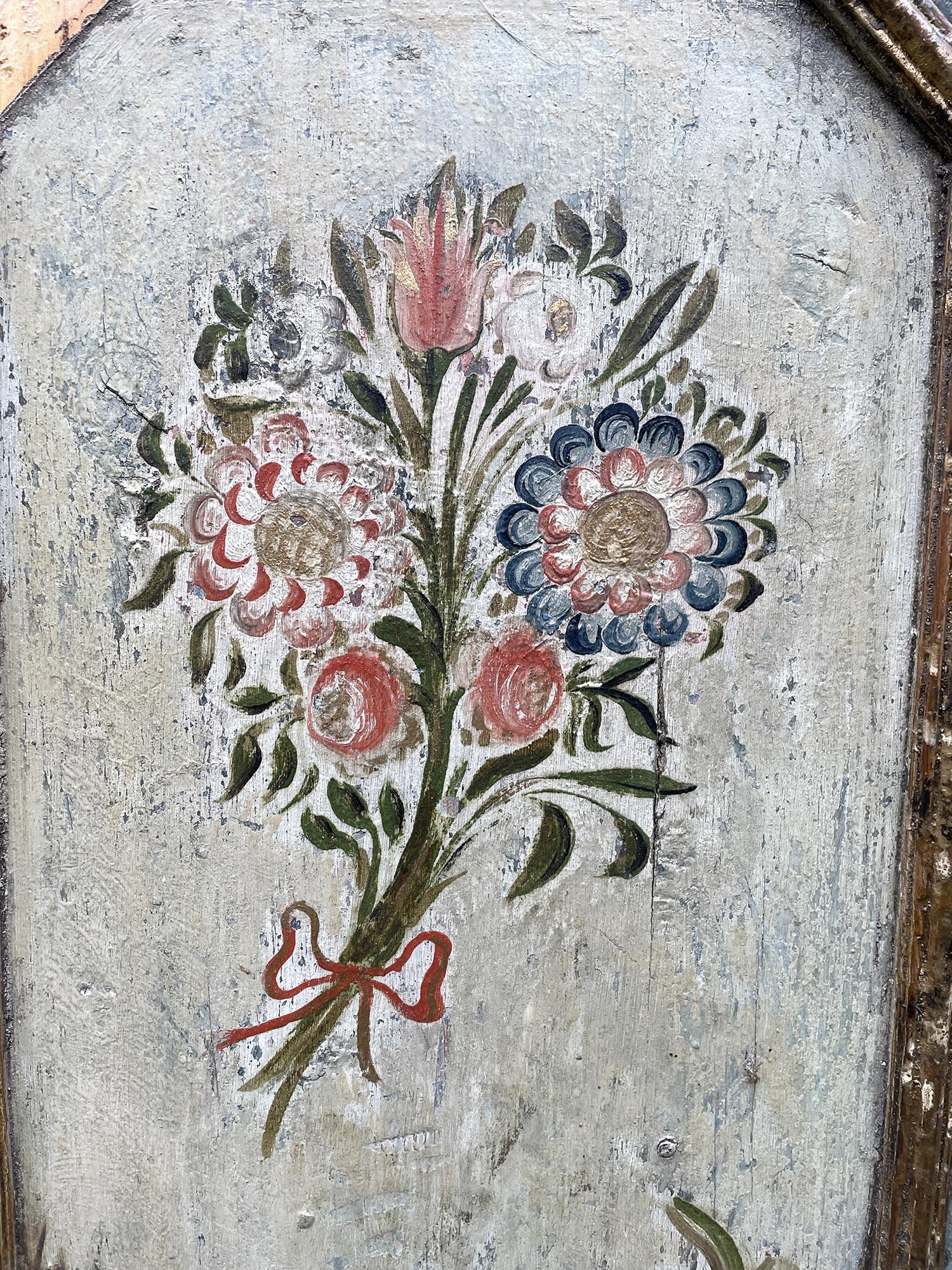 Early 19th Century Blu Floral Painted Wardrobe In Good Condition In Albignasego, IT