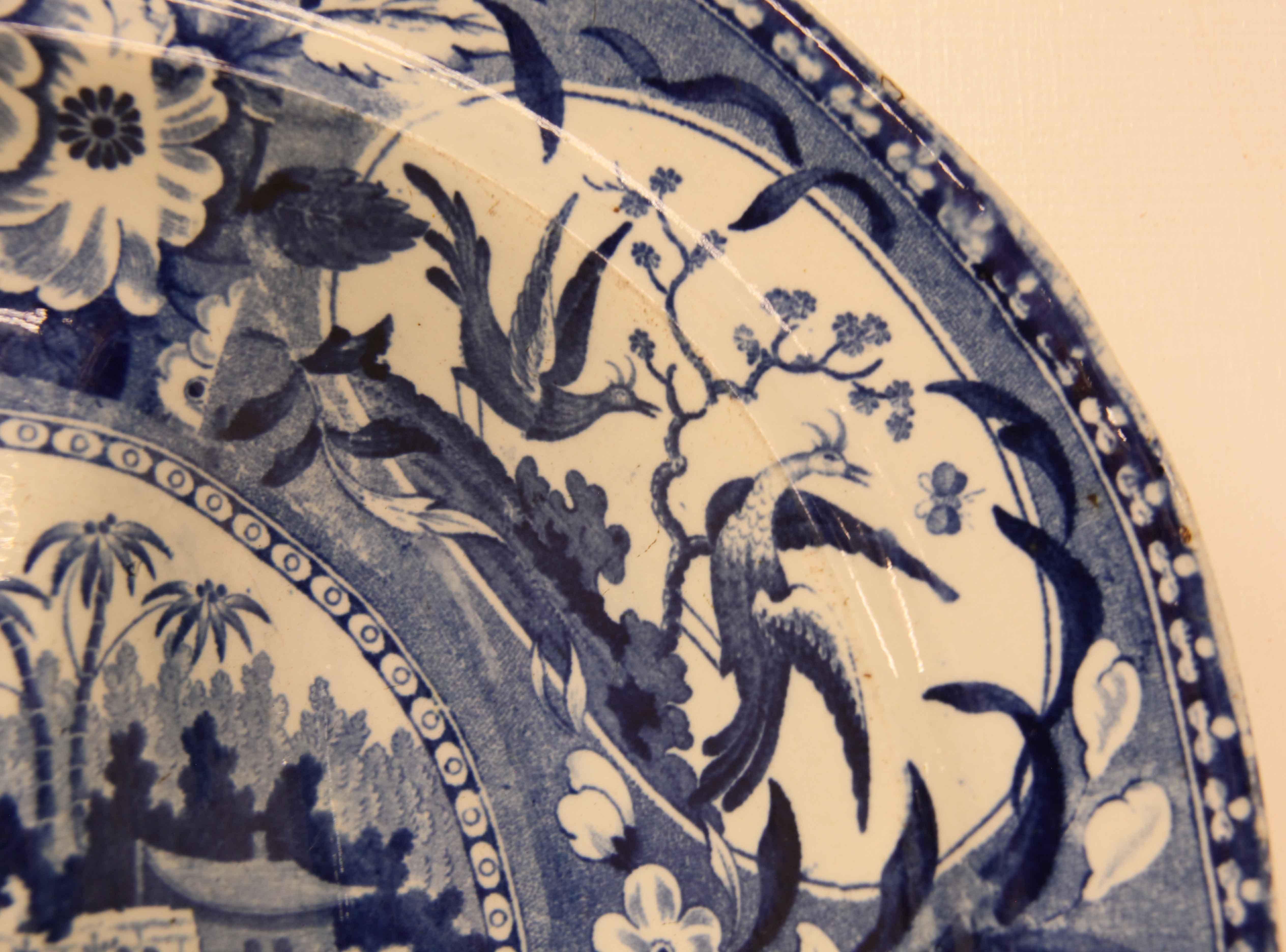 Early 19th Century Blue and White Well and Tree Platter For Sale 2