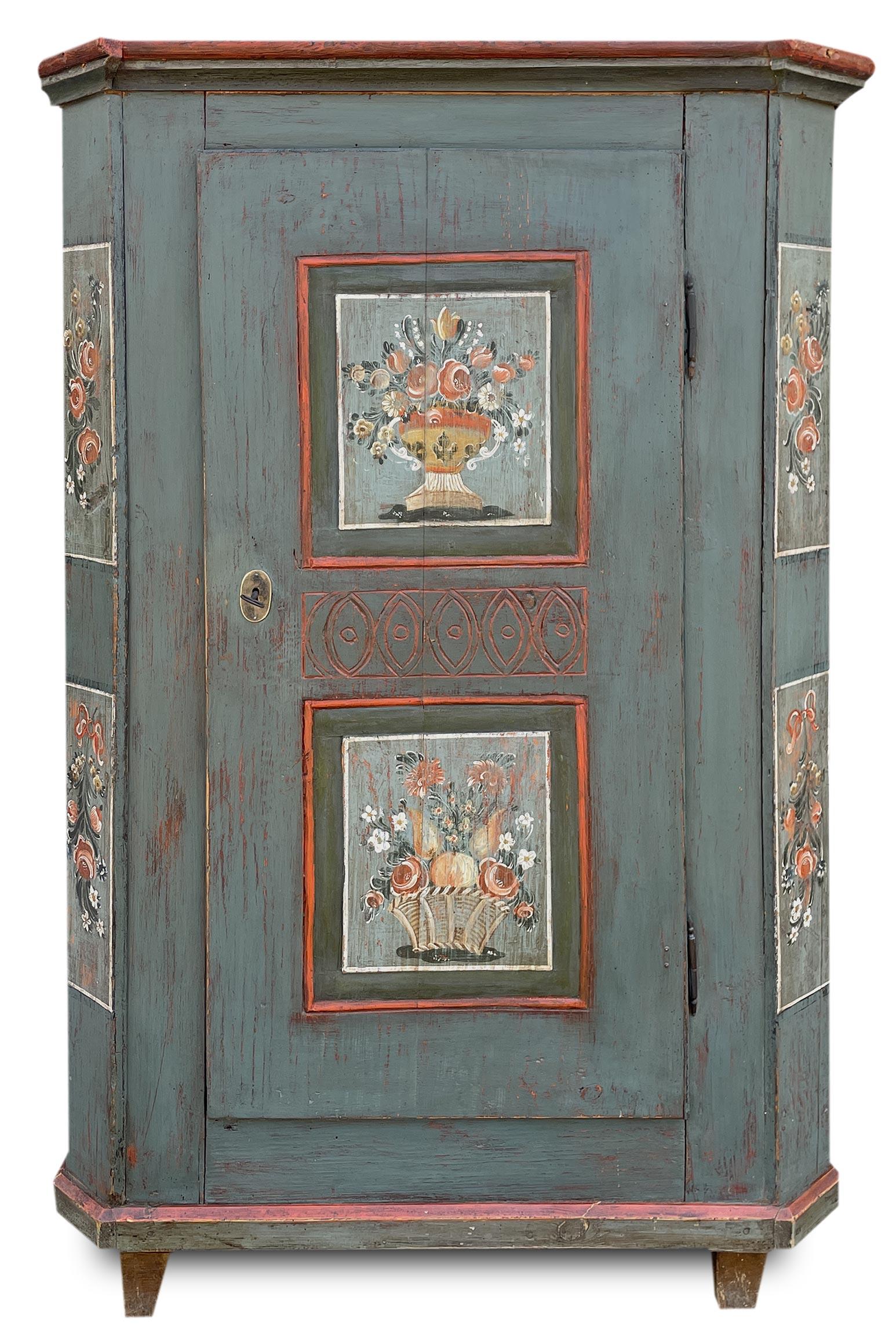 Early 19th Century Blue Floral Painted Cabinet For Sale 1