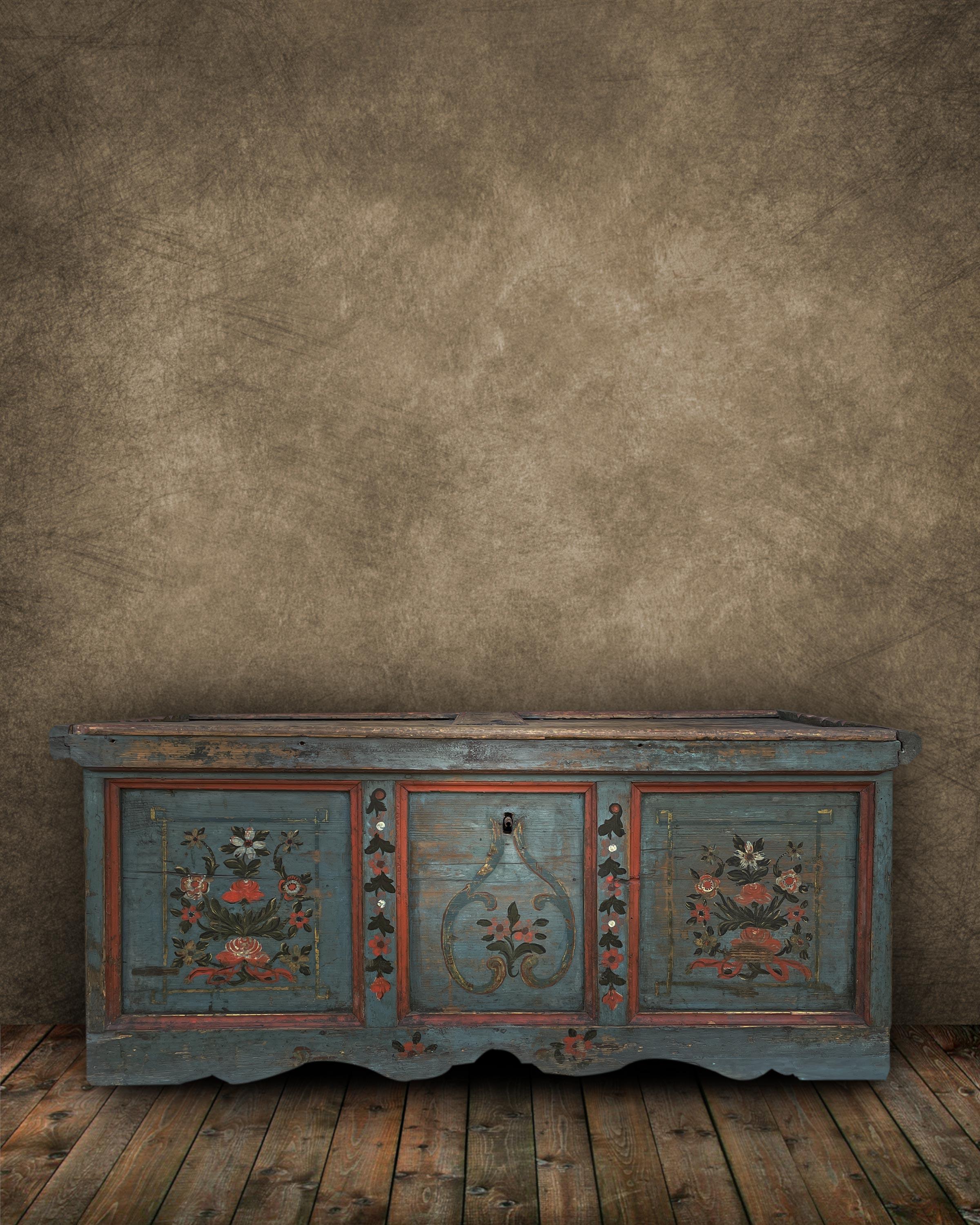 Neoclassical Revival Early 19th Century Blue Floral Panted Blanket Chest For Sale